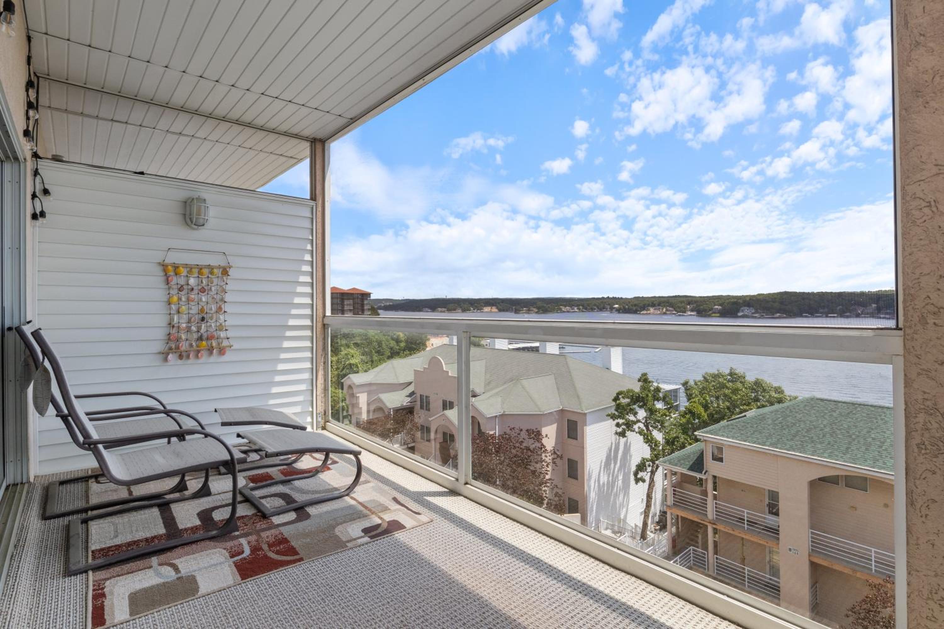 Prime Spot, Breathtaking Views, Nearby Attractions