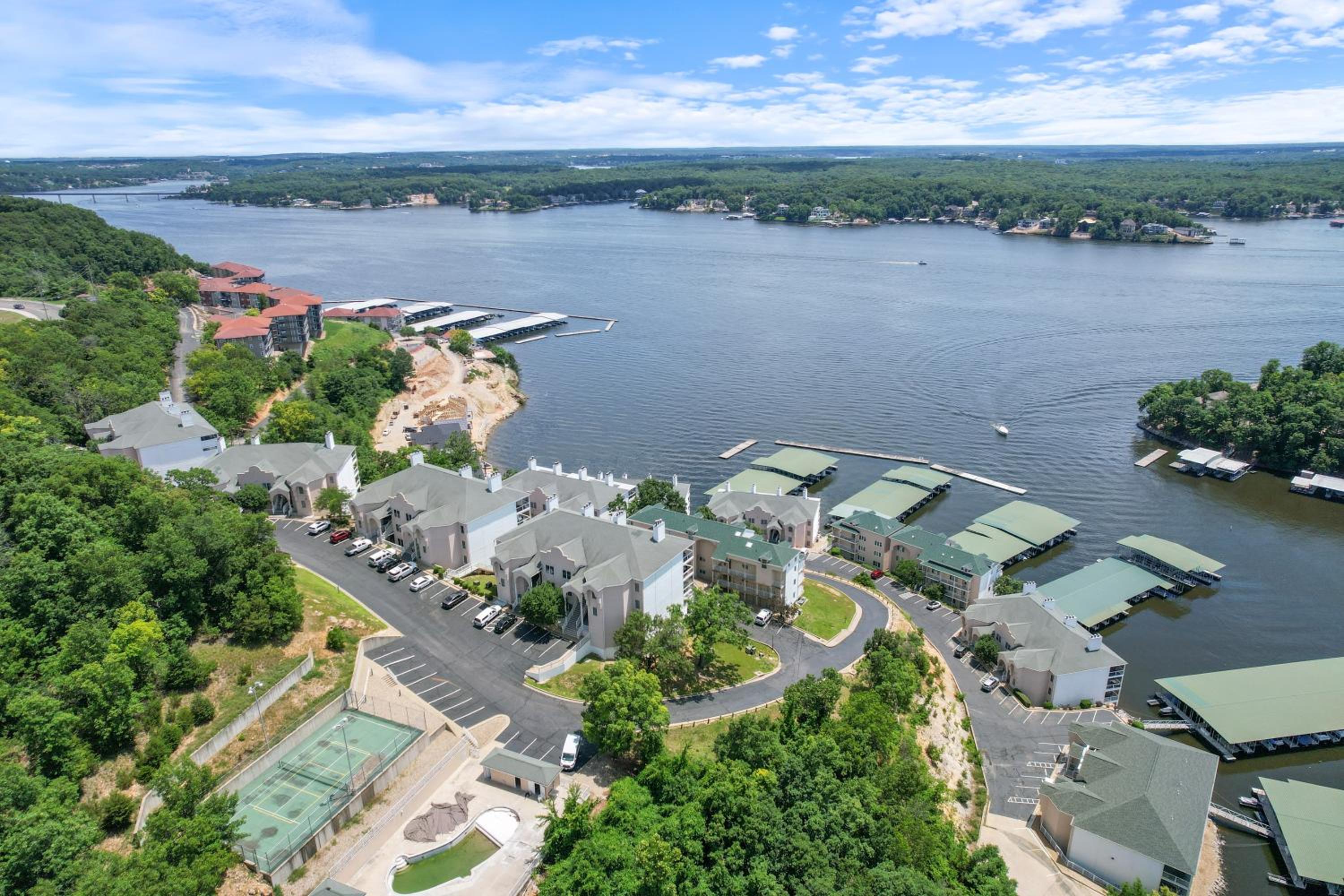 Prime Spot, Breathtaking Views, Nearby Attractions