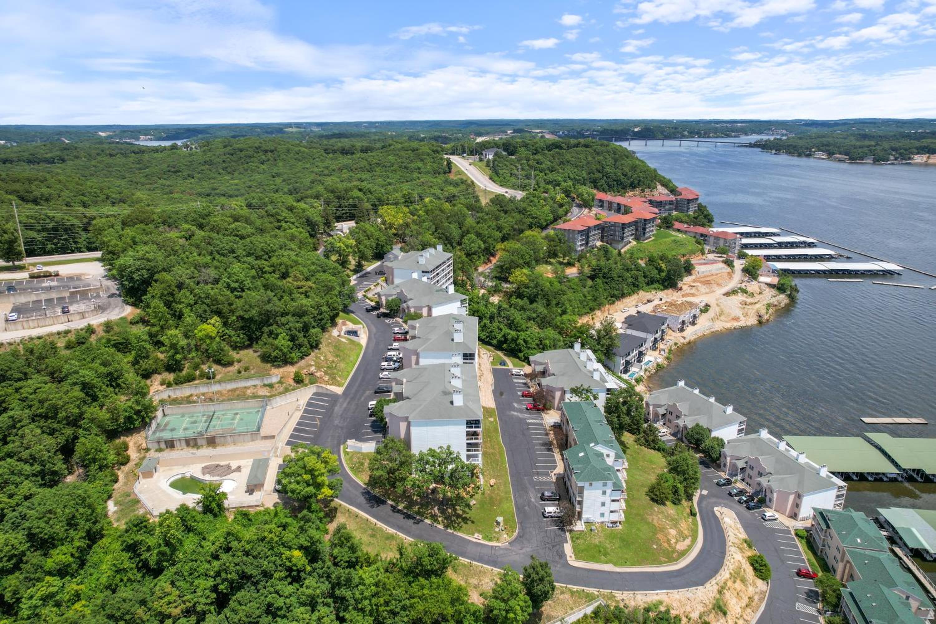 Prime Spot, Breathtaking Views, Nearby Attractions