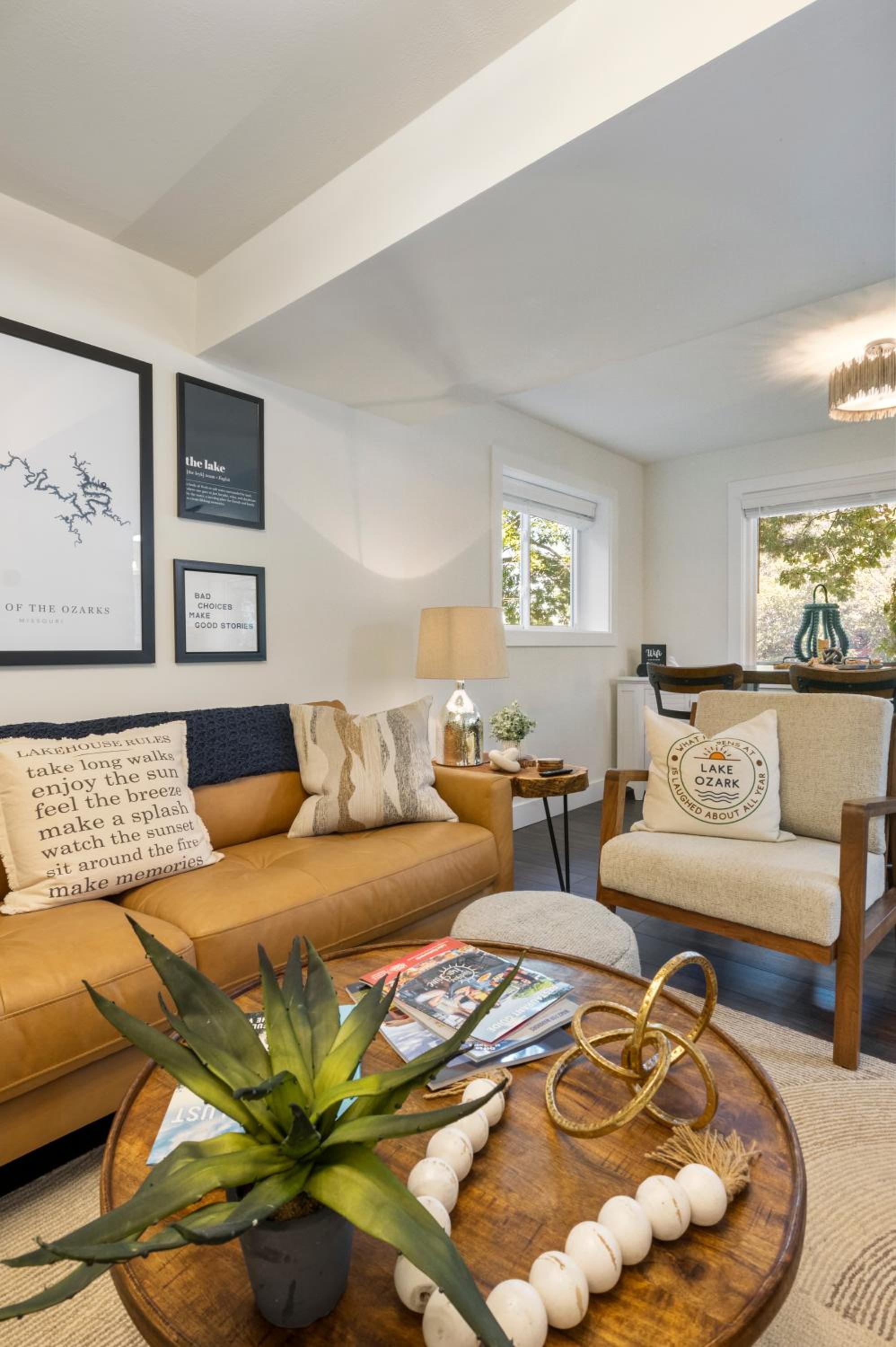 Minutes from the Strip - Nightlife and Dining!