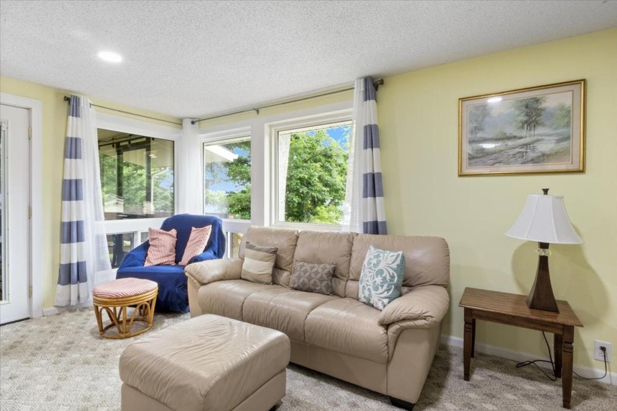 Lakefront Escape, Sunrise Views, Boat Slip & Community Dock Access