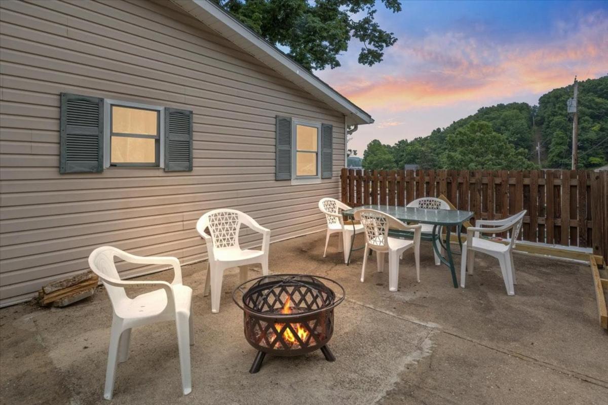Lakefront Escape, Sunrise Views, Boat Slip & Community Dock Access