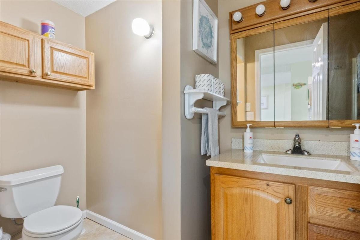 Lakefront Escape, Sunrise Views, Boat Slip & Community Dock Access