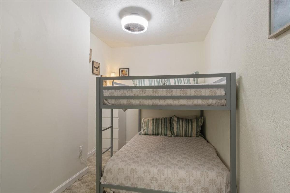 Lakefront Escape, Sunrise Views, Boat Slip & Community Dock Access