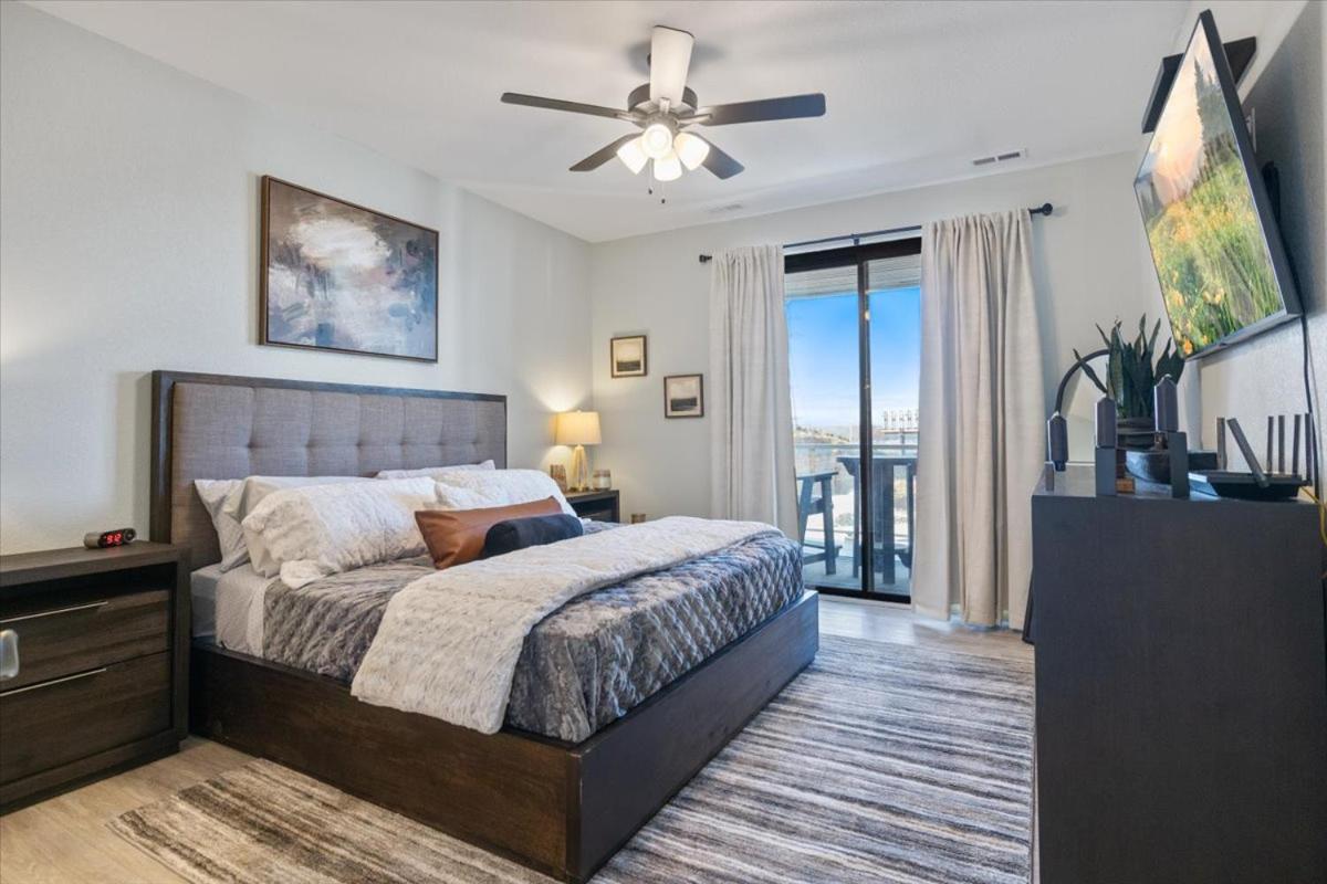Newly Designed Topsider Condo w/ Beautiful Main Channel Views