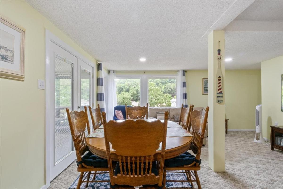 Lakefront Escape, Sunrise Views, Boat Slip & Community Dock Access