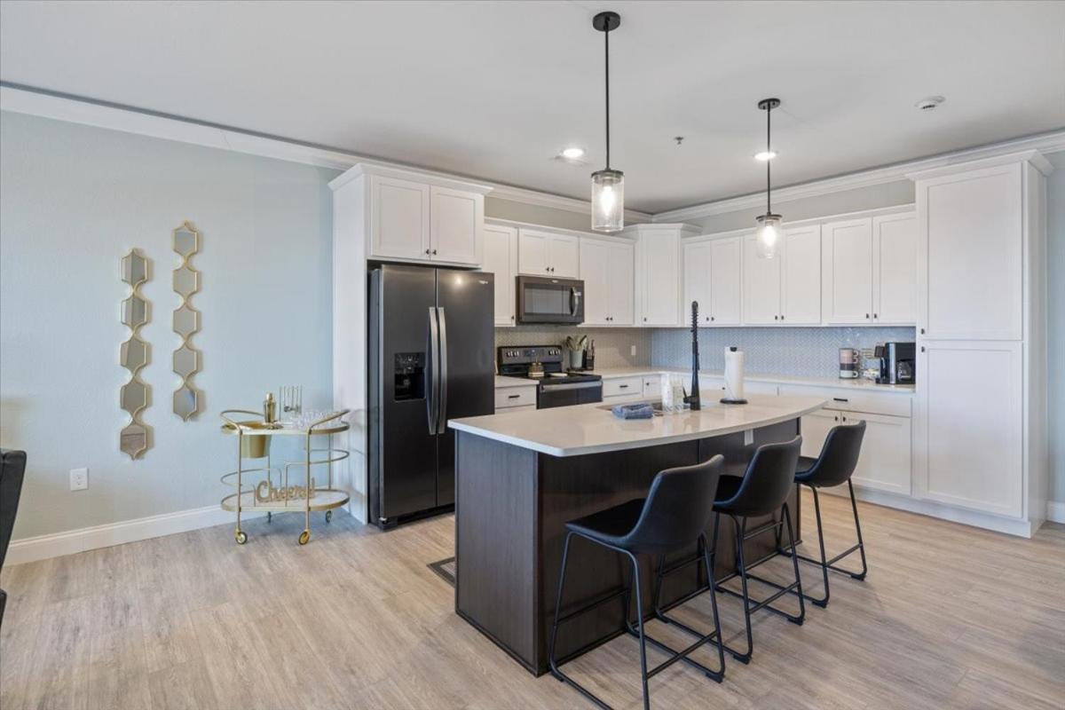 Newly Designed Topsider Condo w/ Beautiful Main Channel Views