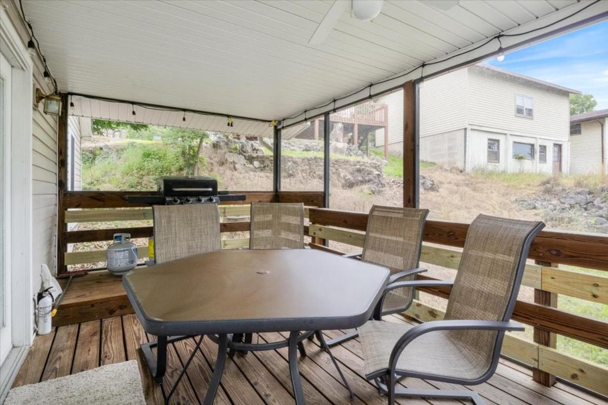 Lakefront Escape, Sunrise Views, Boat Slip & Community Dock Access
