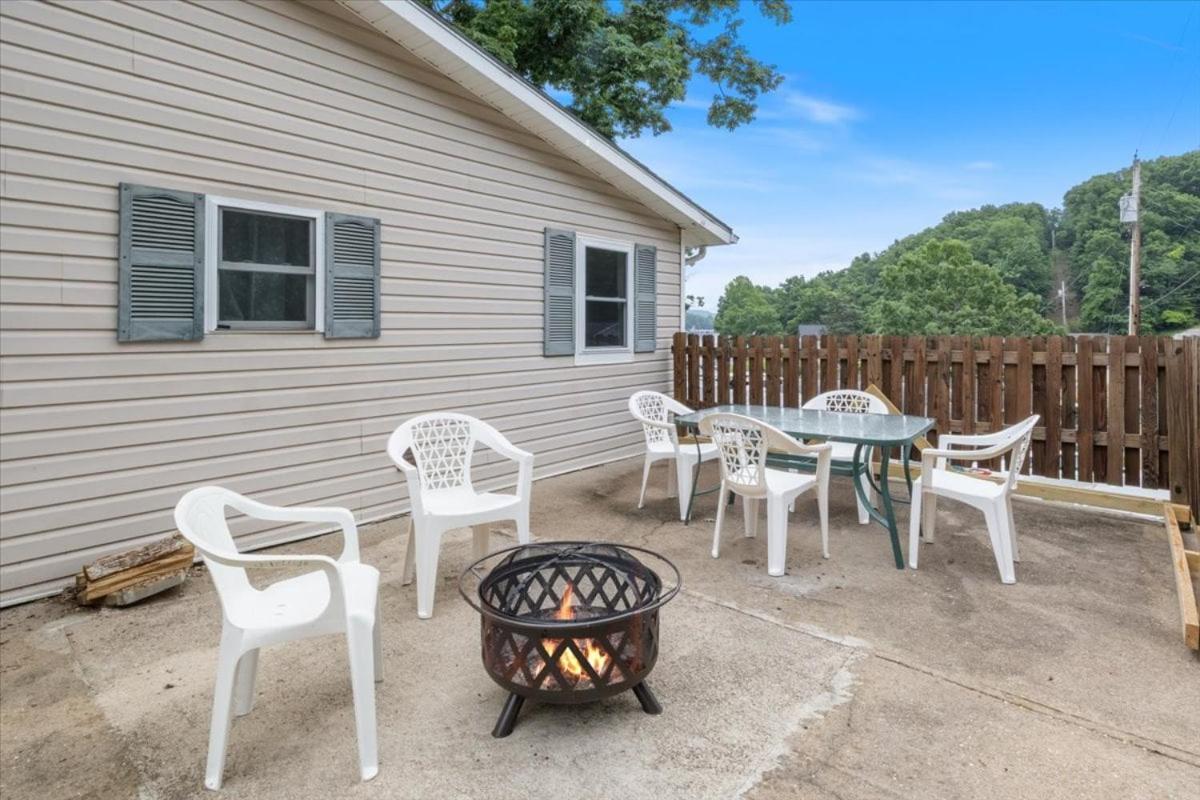 Lakefront Escape, Sunrise Views, Boat Slip & Community Dock Access