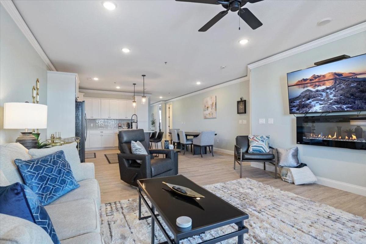 Newly Designed Topsider Condo w/ Beautiful Main Channel Views