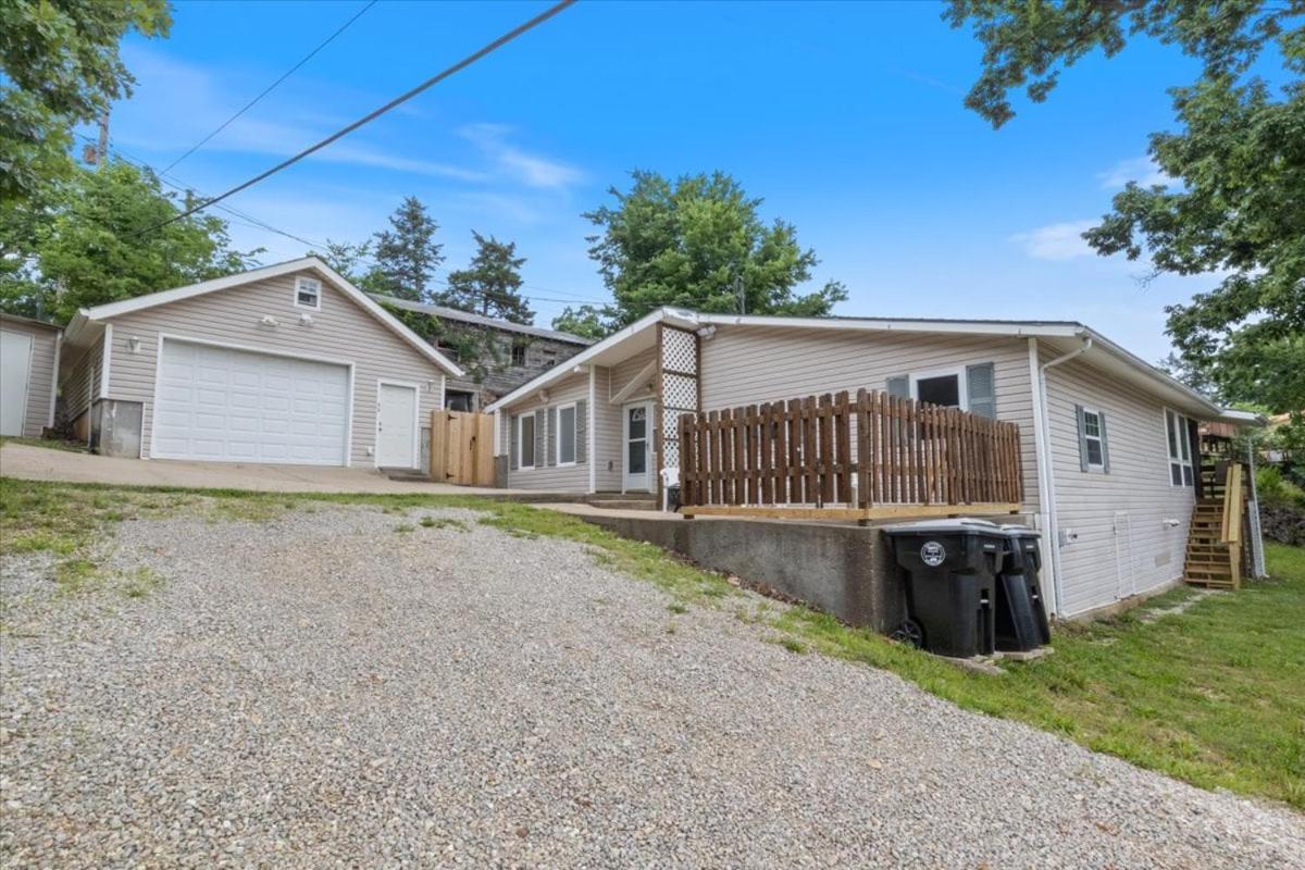 Lakefront Escape, Sunrise Views, Boat Slip & Community Dock Access