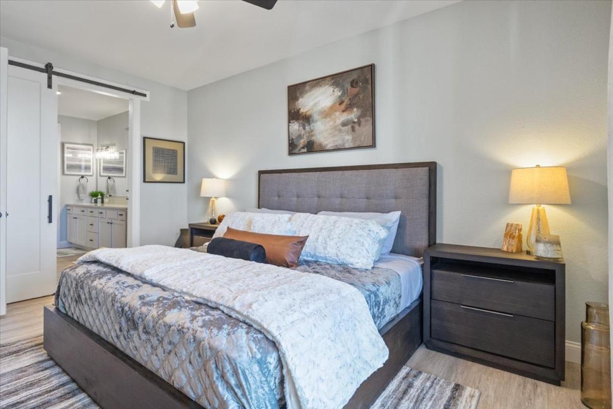 Newly Designed Topsider Condo w/ Beautiful Main Channel Views