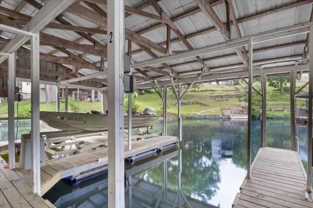 Lakefront Escape, Sunrise Views, Boat Slip & Community Dock Access