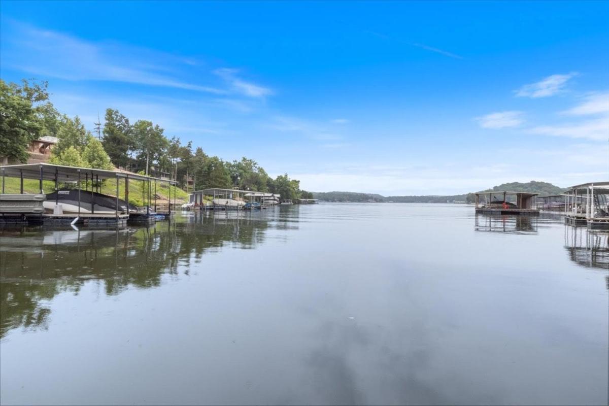 Lakefront Escape, Sunrise Views, Boat Slip & Community Dock Access