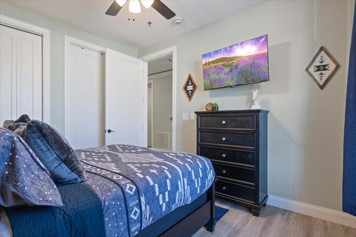 Newly Designed Topsider Condo w/ Beautiful Main Channel Views