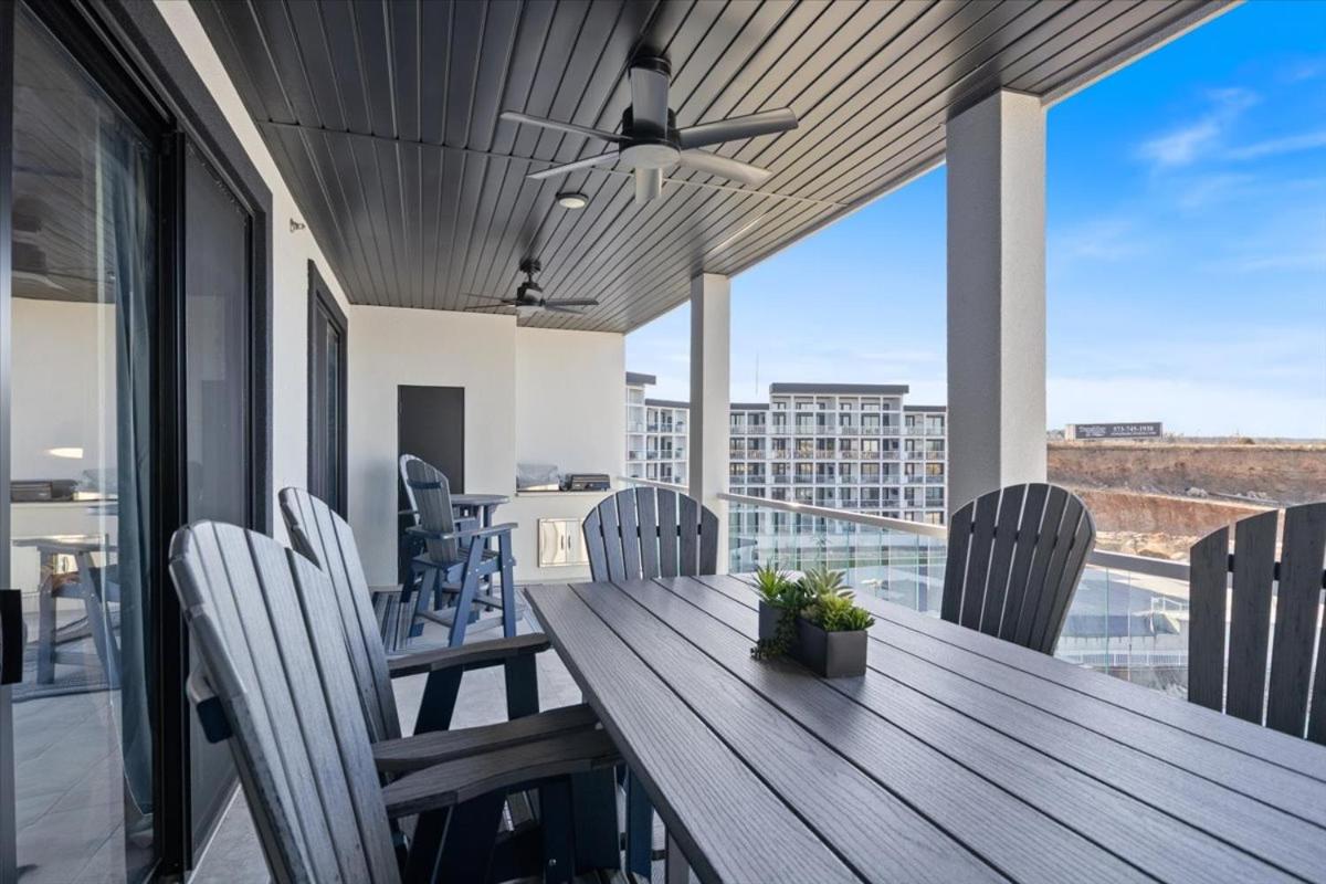 Newly Designed Topsider Condo w/ Beautiful Main Channel Views