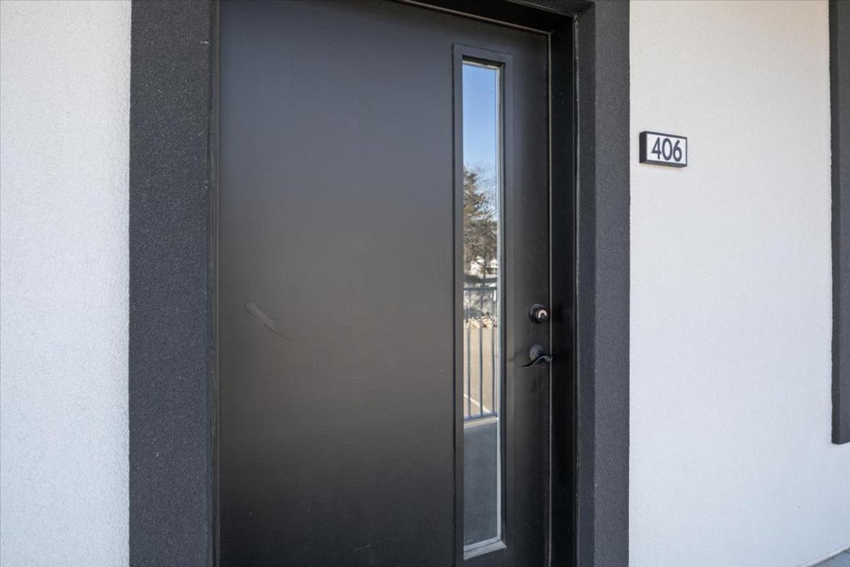 Newly Designed Topsider Condo w/ Beautiful Main Channel Views