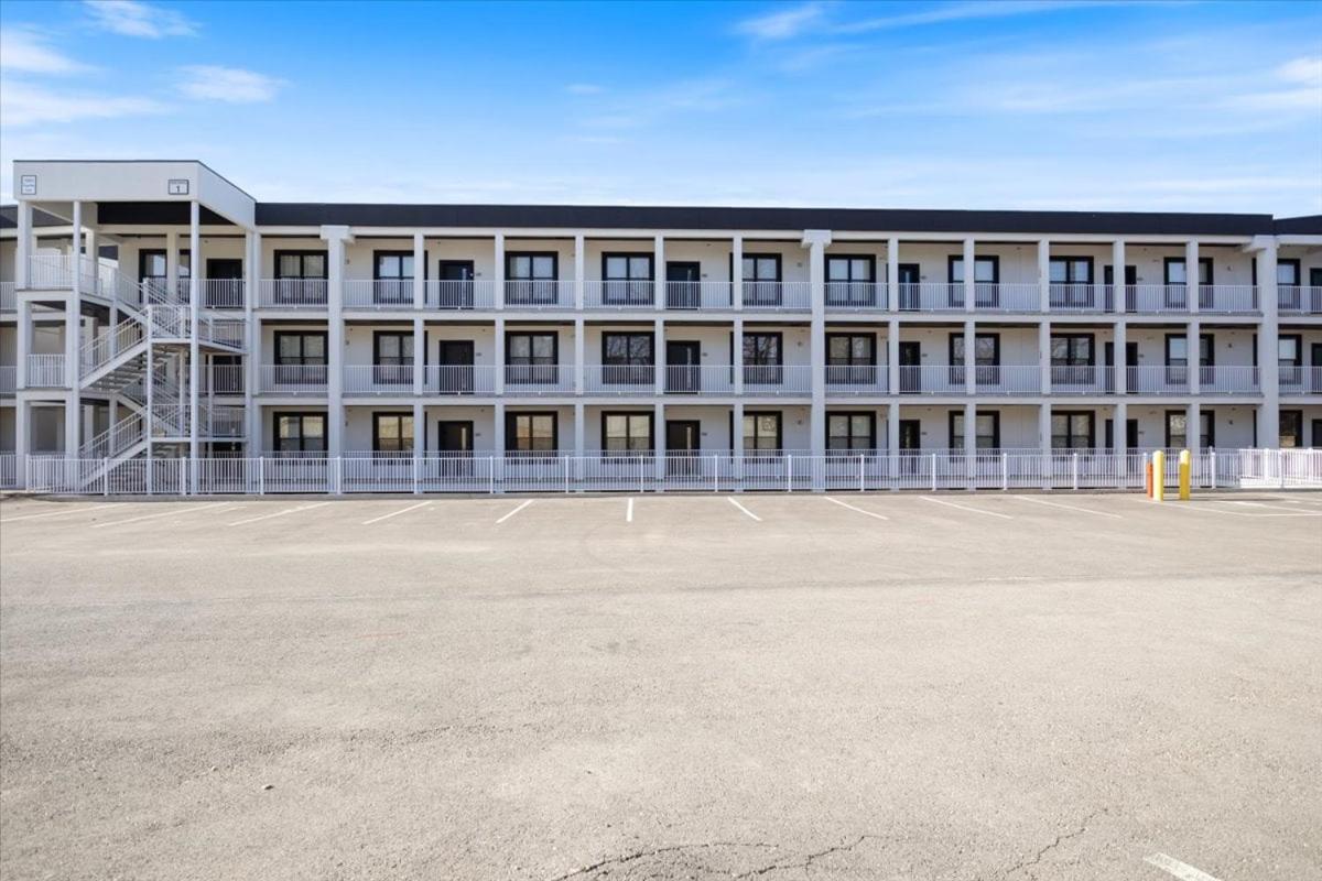 Newly Designed Topsider Condo w/ Beautiful Main Channel Views