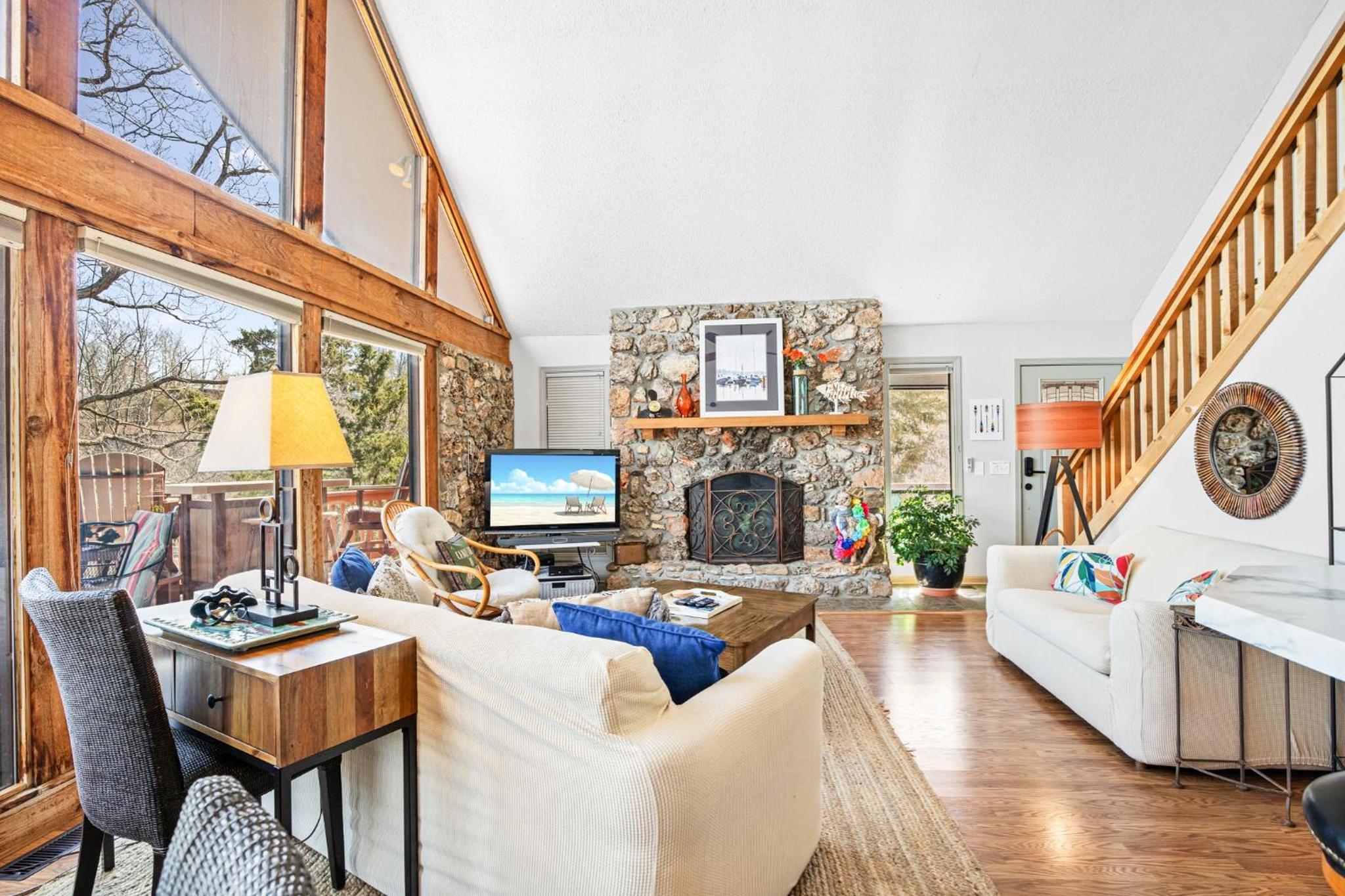 Woodmont Point - Wooded Private Lakefront Retreat with Deep Cove Dock and Great Swimming!