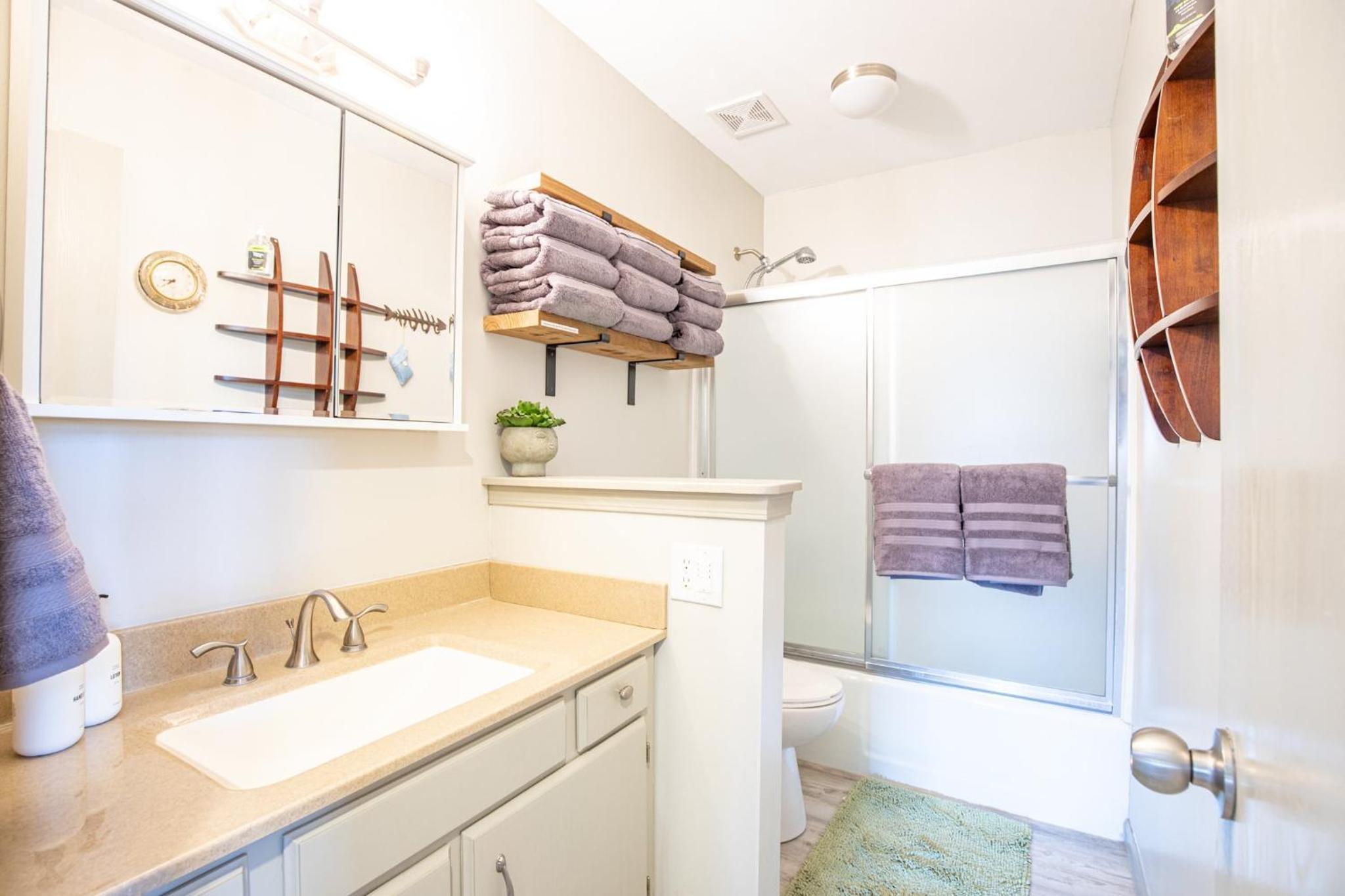 Woodmont Point - Wooded Private Lakefront Retreat with Deep Cove Dock and Great Swimming!