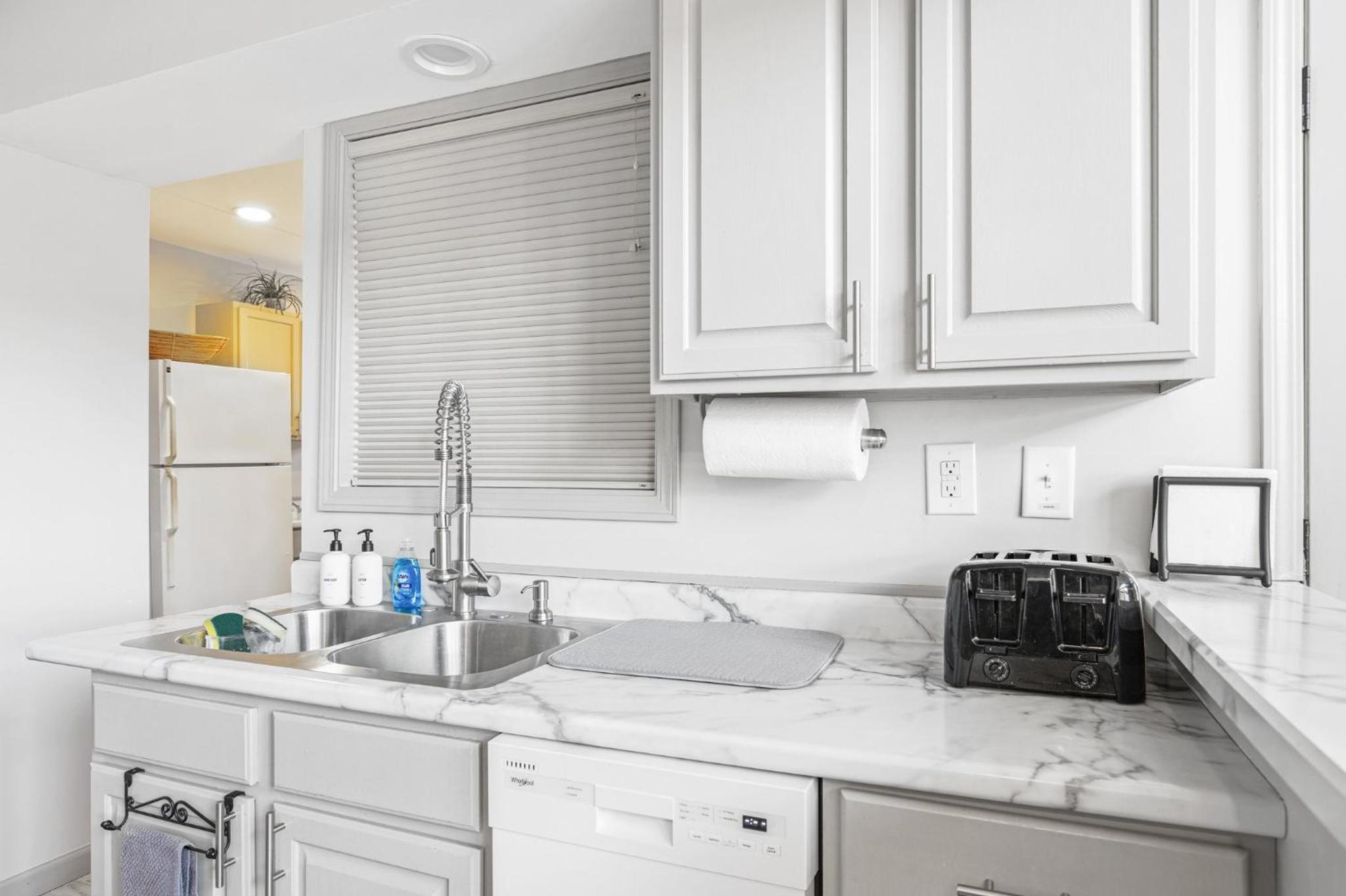 Woodmont Point - Wooded Private Lakefront Retreat with Deep Cove Dock and Great Swimming!