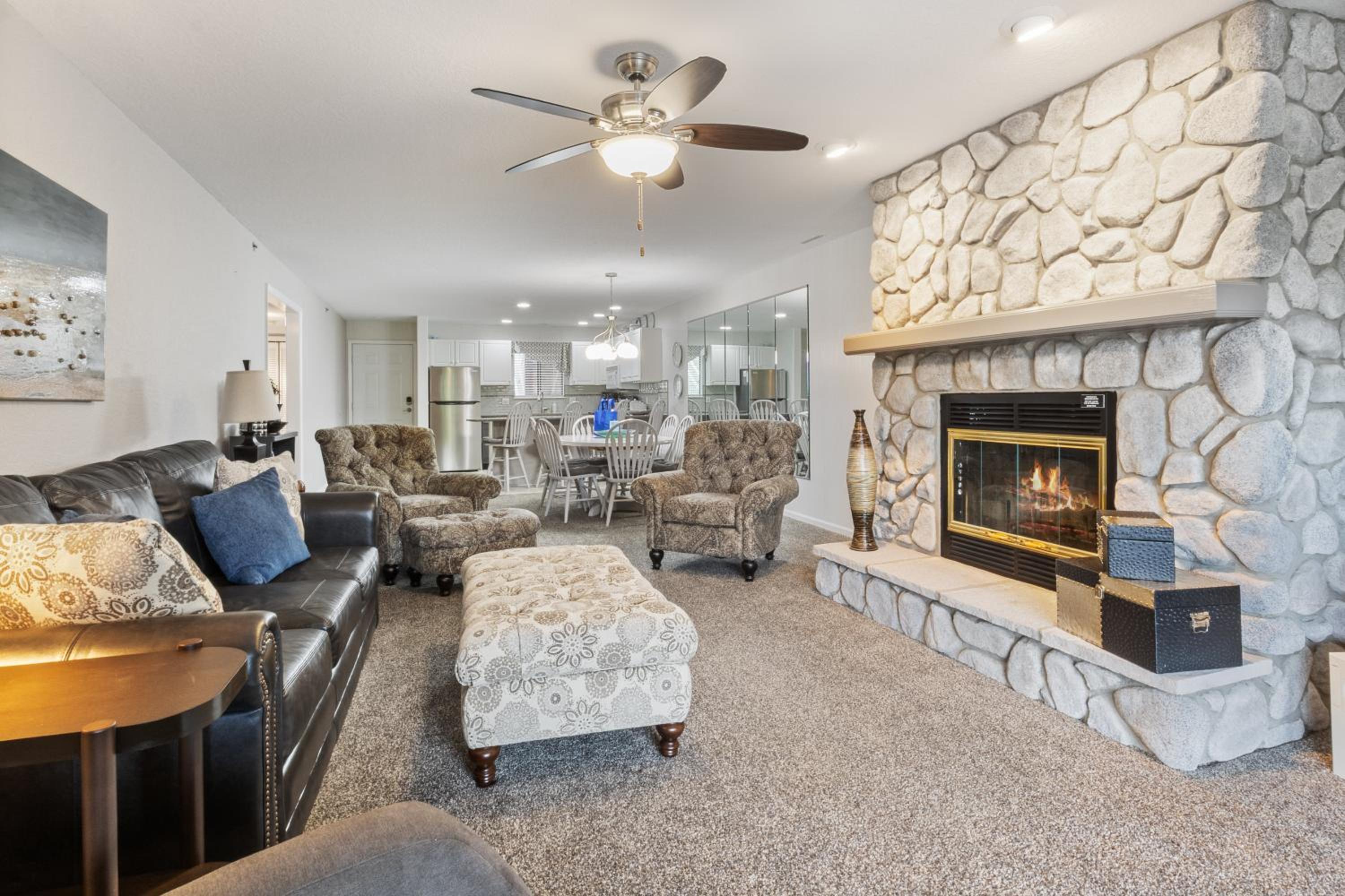LazyDays Pet-Friendly Condo w/ Pool & Slip at 3M