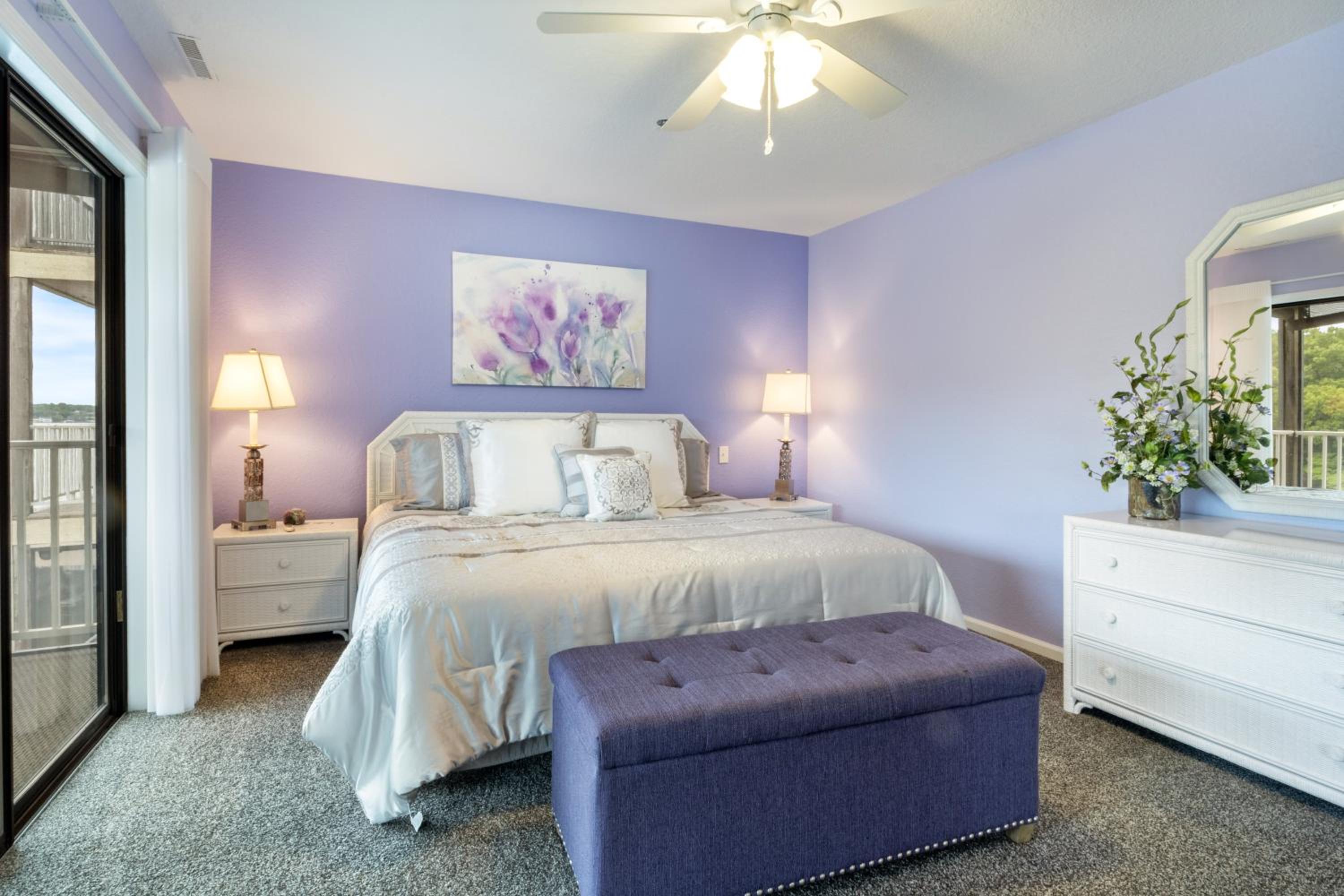 LazyDays Pet-Friendly Condo w/ Pool & Slip at 3M