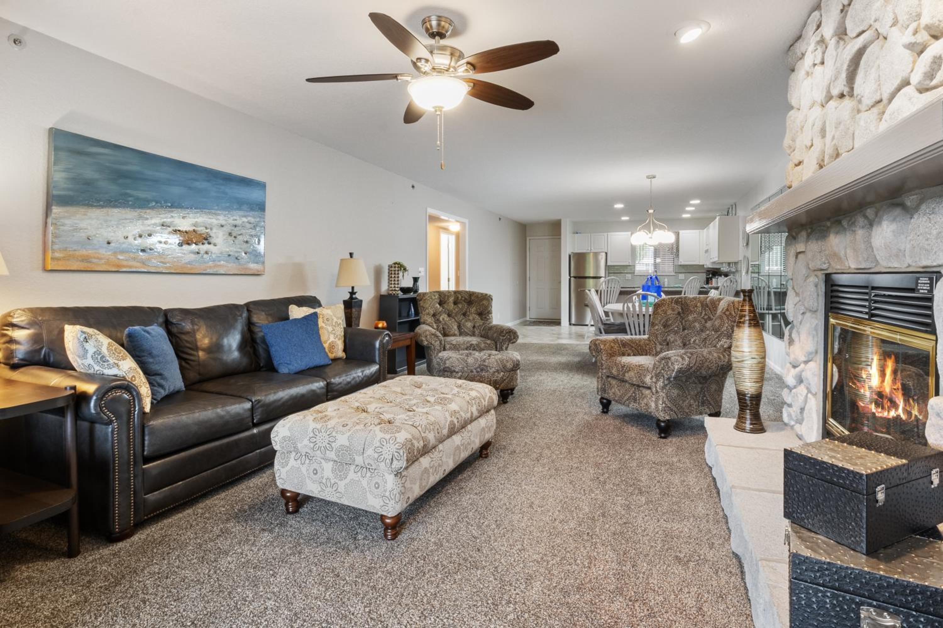 LazyDays Pet-Friendly Condo w/ Pool & Slip at 3M
