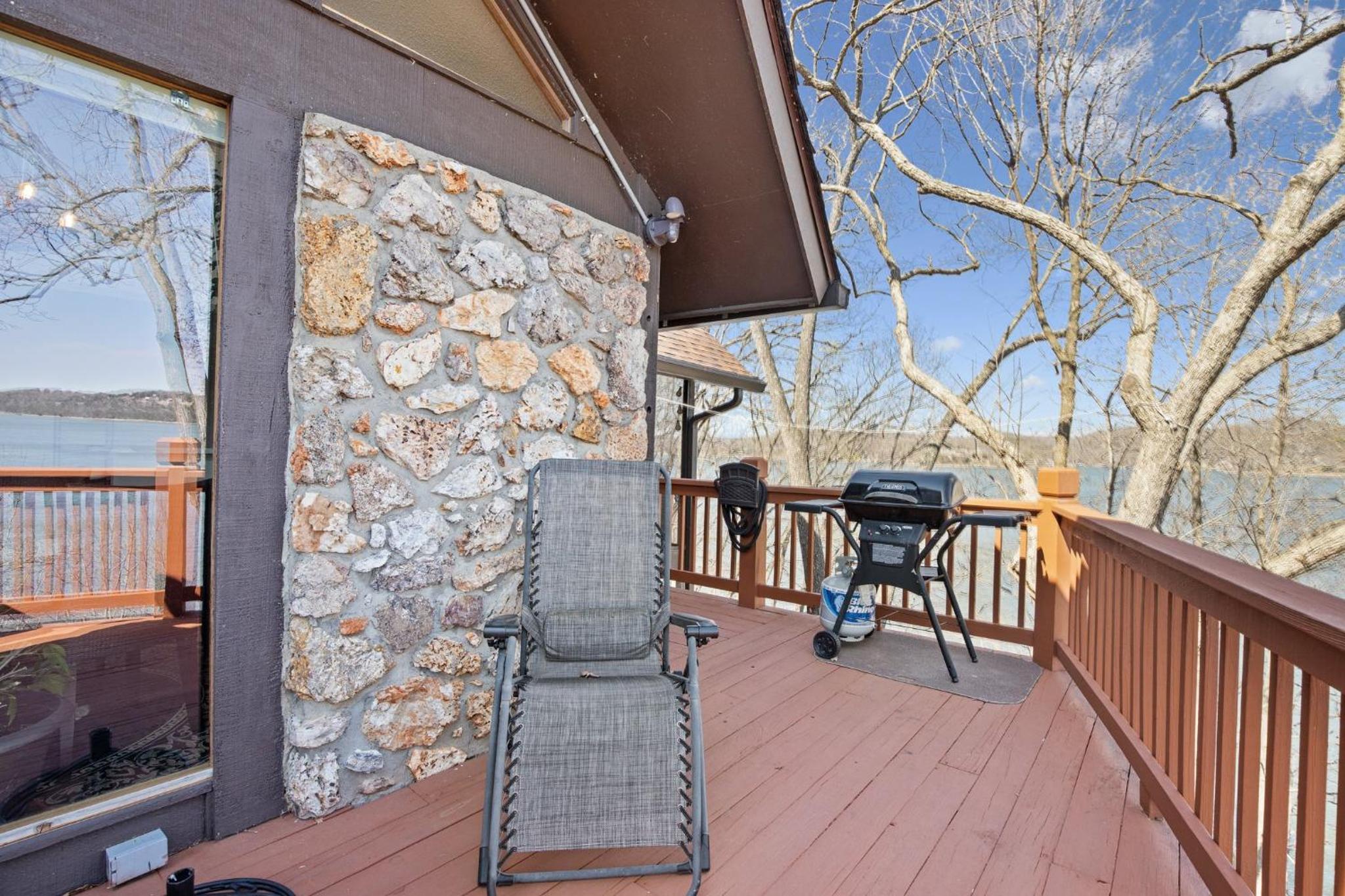 Woodmont Point - Wooded Private Lakefront Retreat with Deep Cove Dock and Great Swimming!