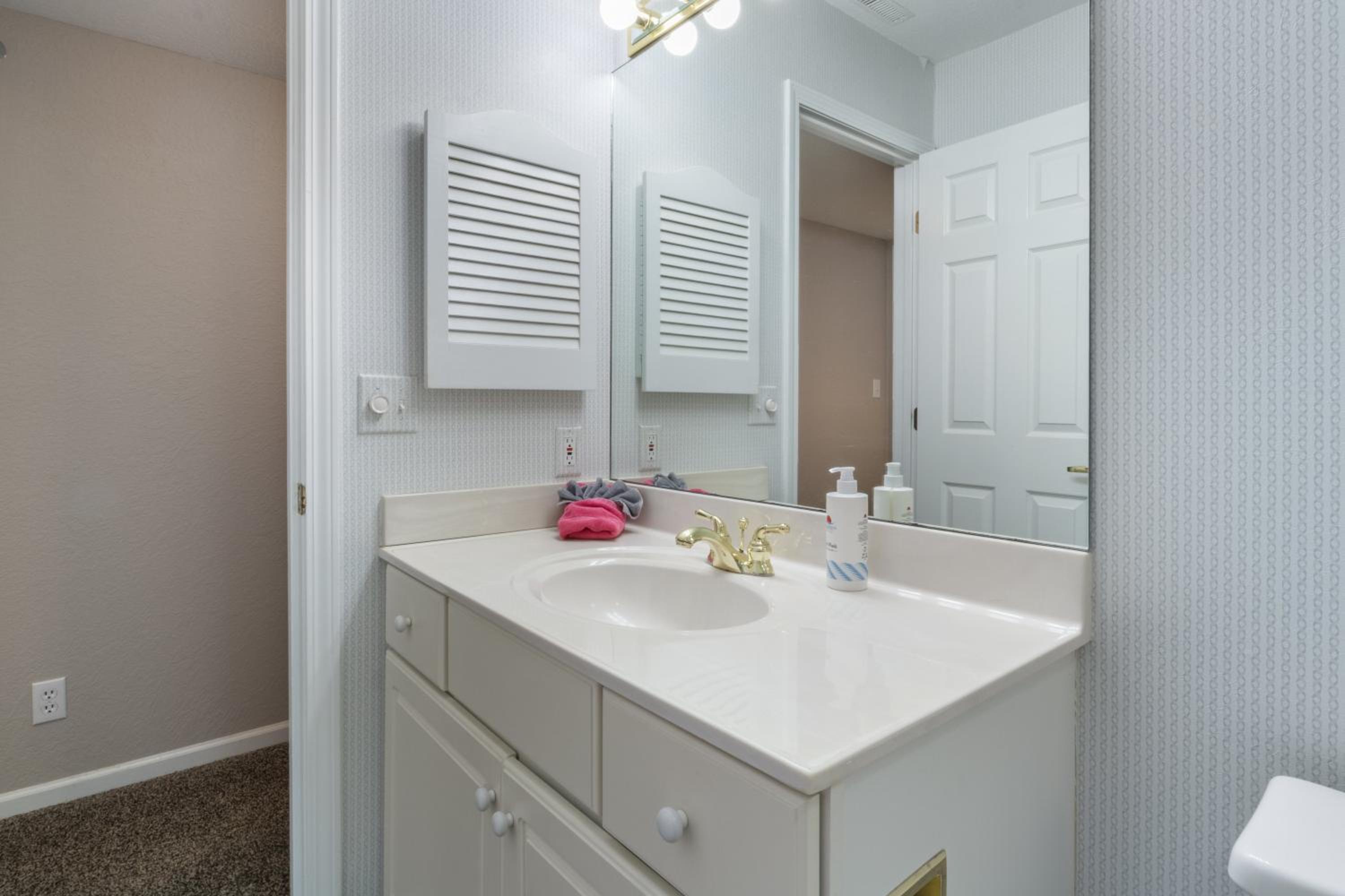 LazyDays Pet-Friendly Condo w/ Pool & Slip at 3M