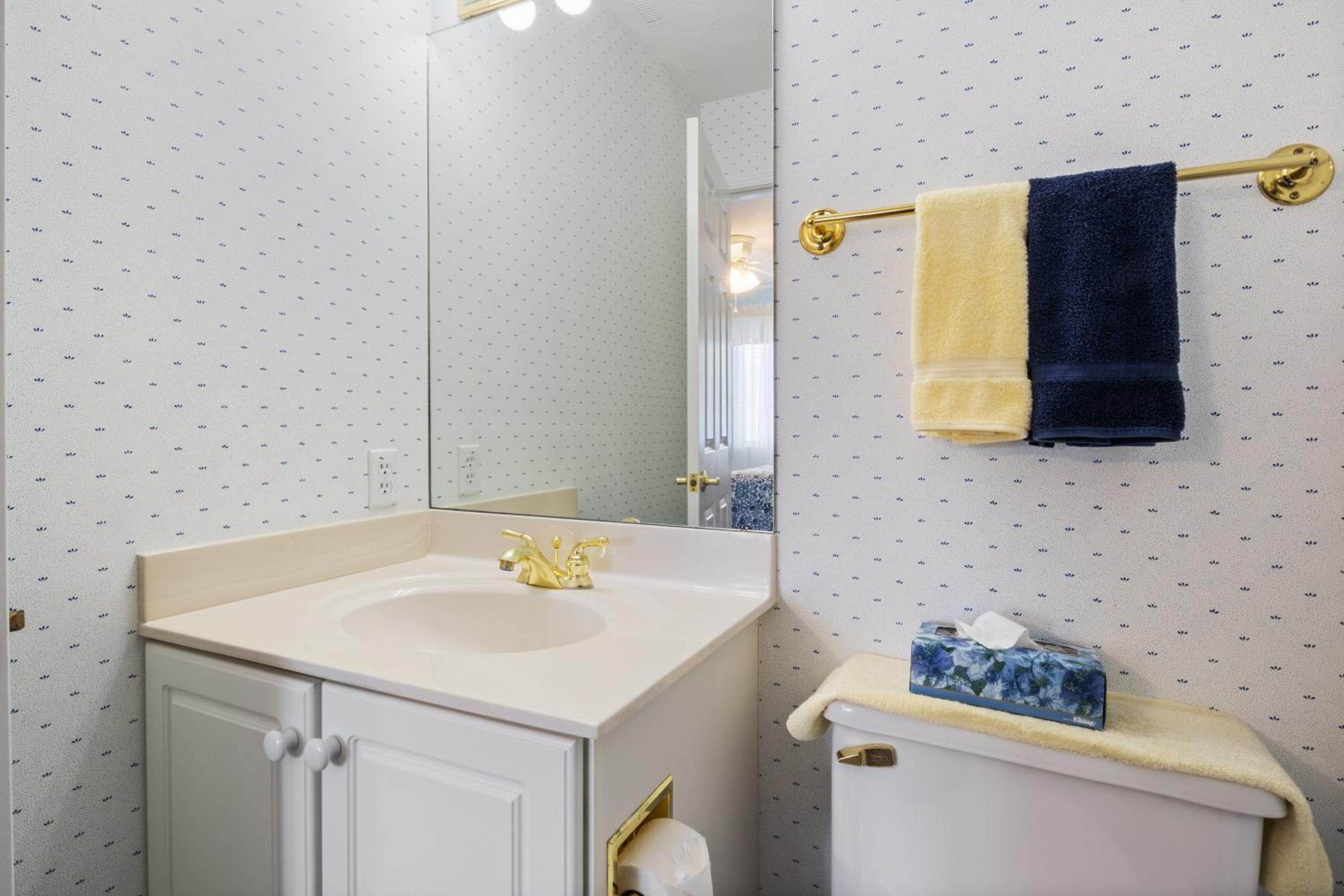 LazyDays Pet-Friendly Condo w/ Pool & Slip at 3M