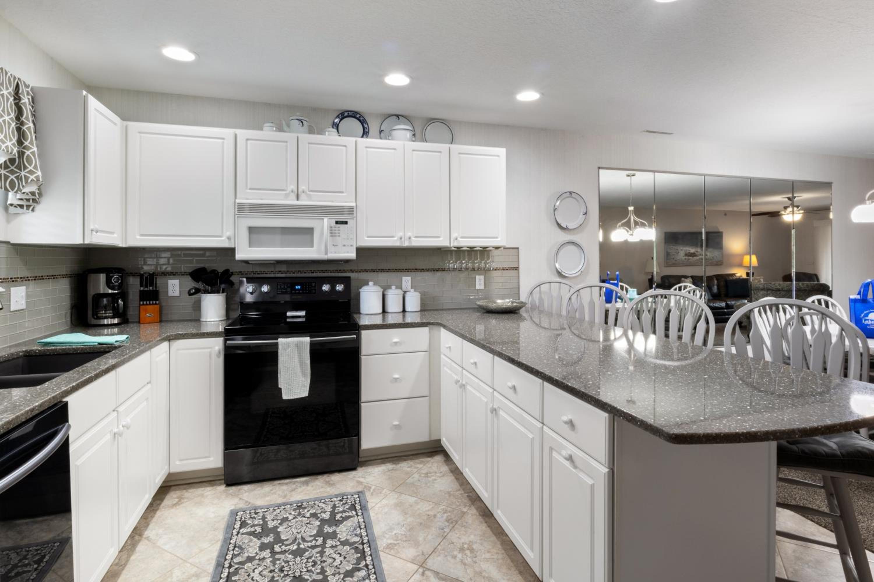 LazyDays Pet-Friendly Condo w/ Pool & Slip at 3M