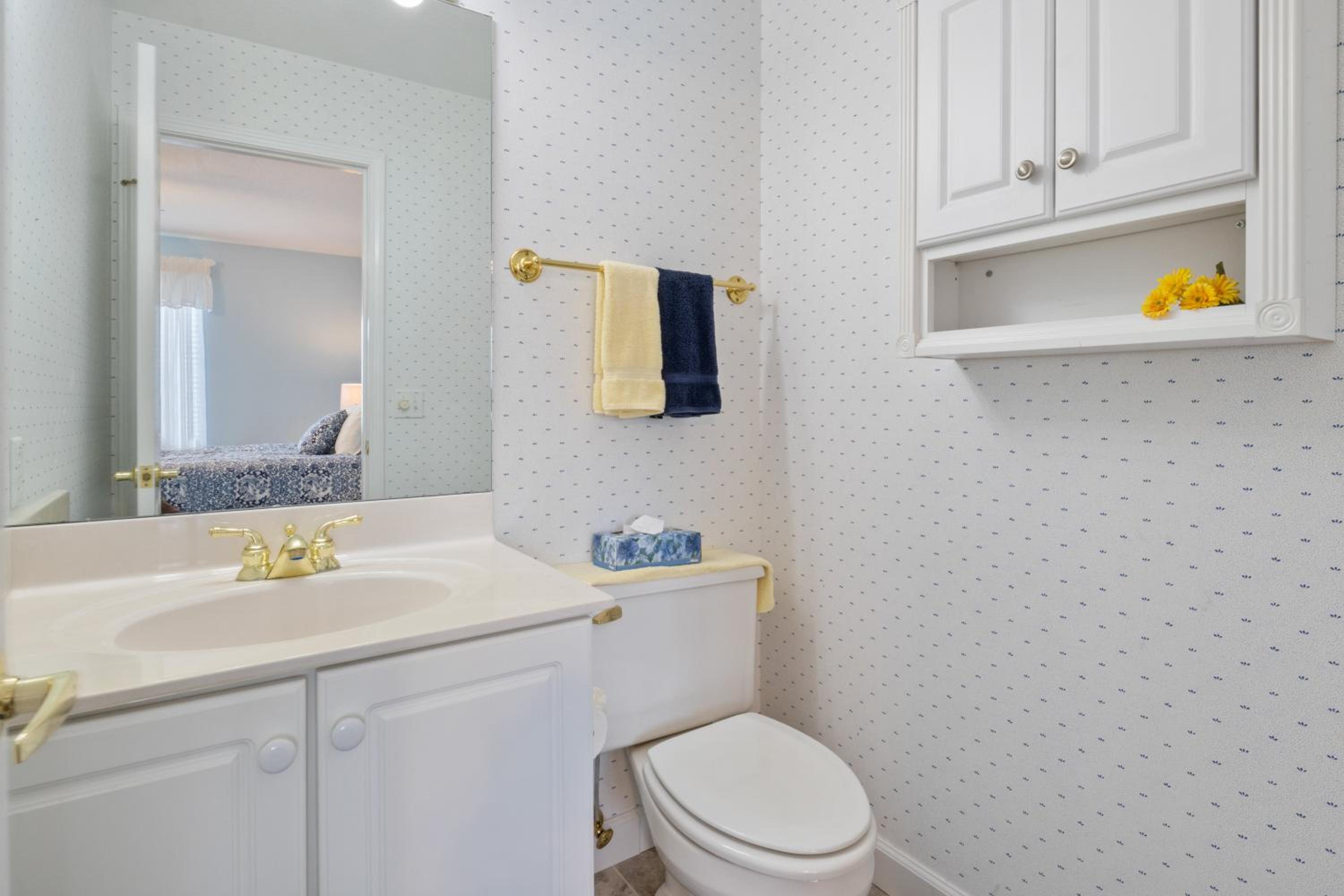 LazyDays Pet-Friendly Condo w/ Pool & Slip at 3M