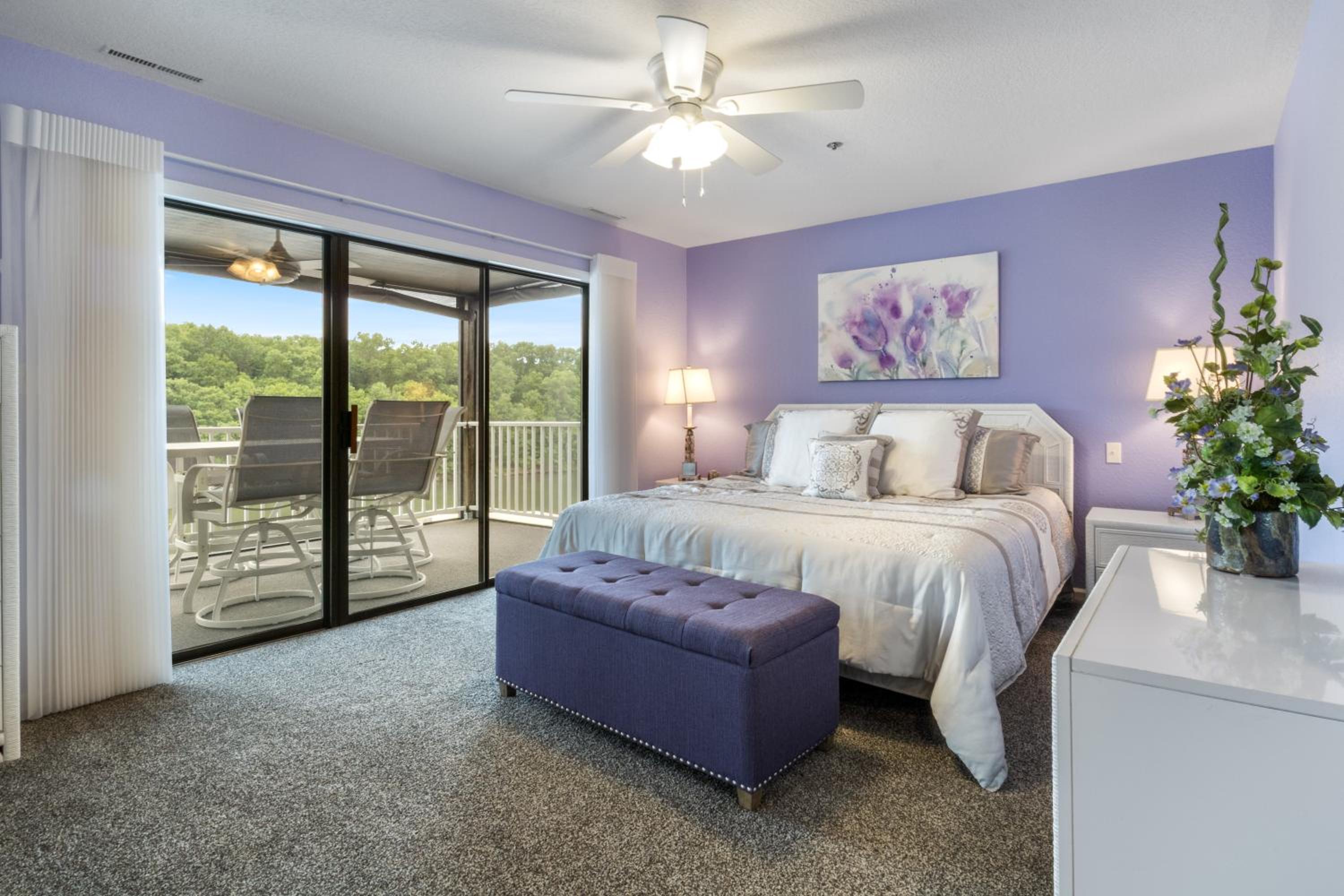 LazyDays Pet-Friendly Condo w/ Pool & Slip at 3M