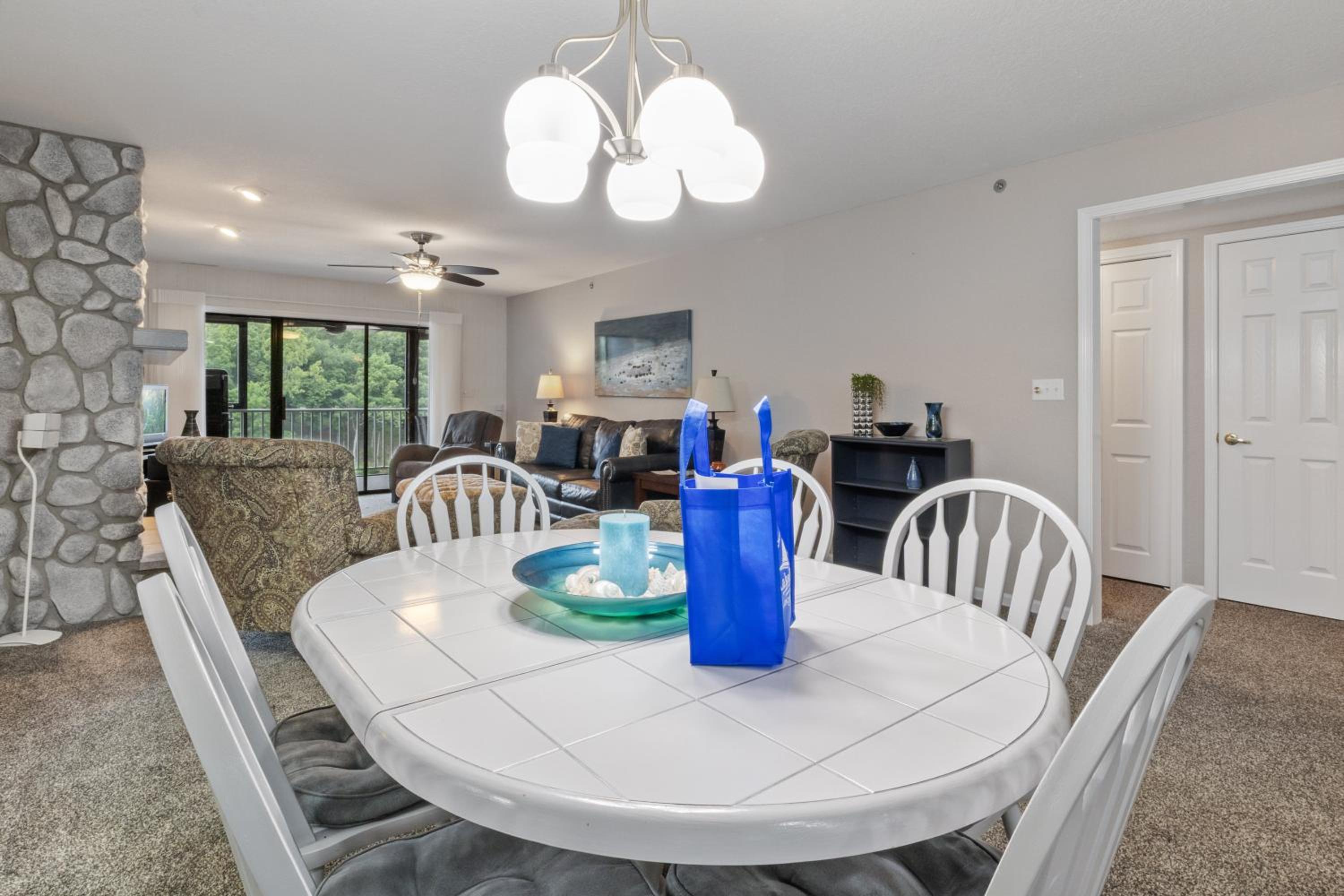 LazyDays Pet-Friendly Condo w/ Pool & Slip at 3M