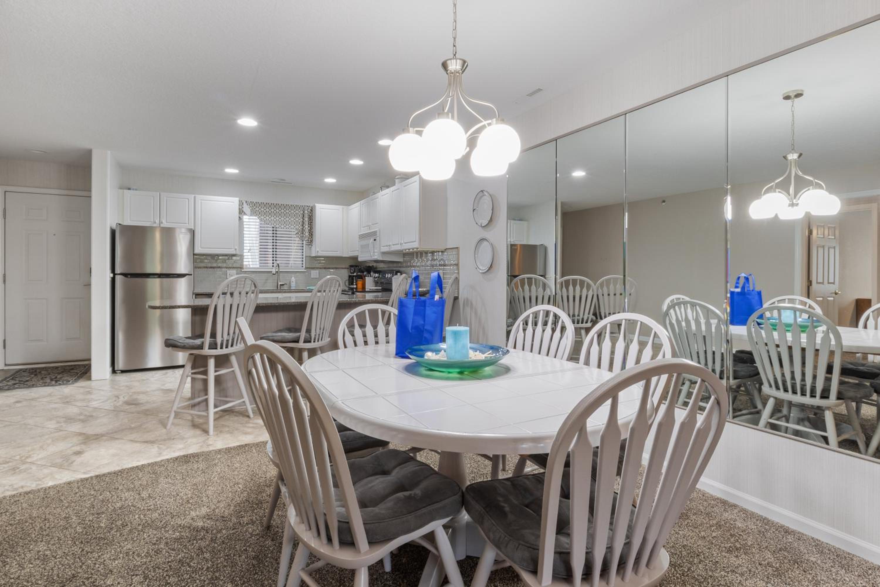 LazyDays Pet-Friendly Condo w/ Pool & Slip at 3M