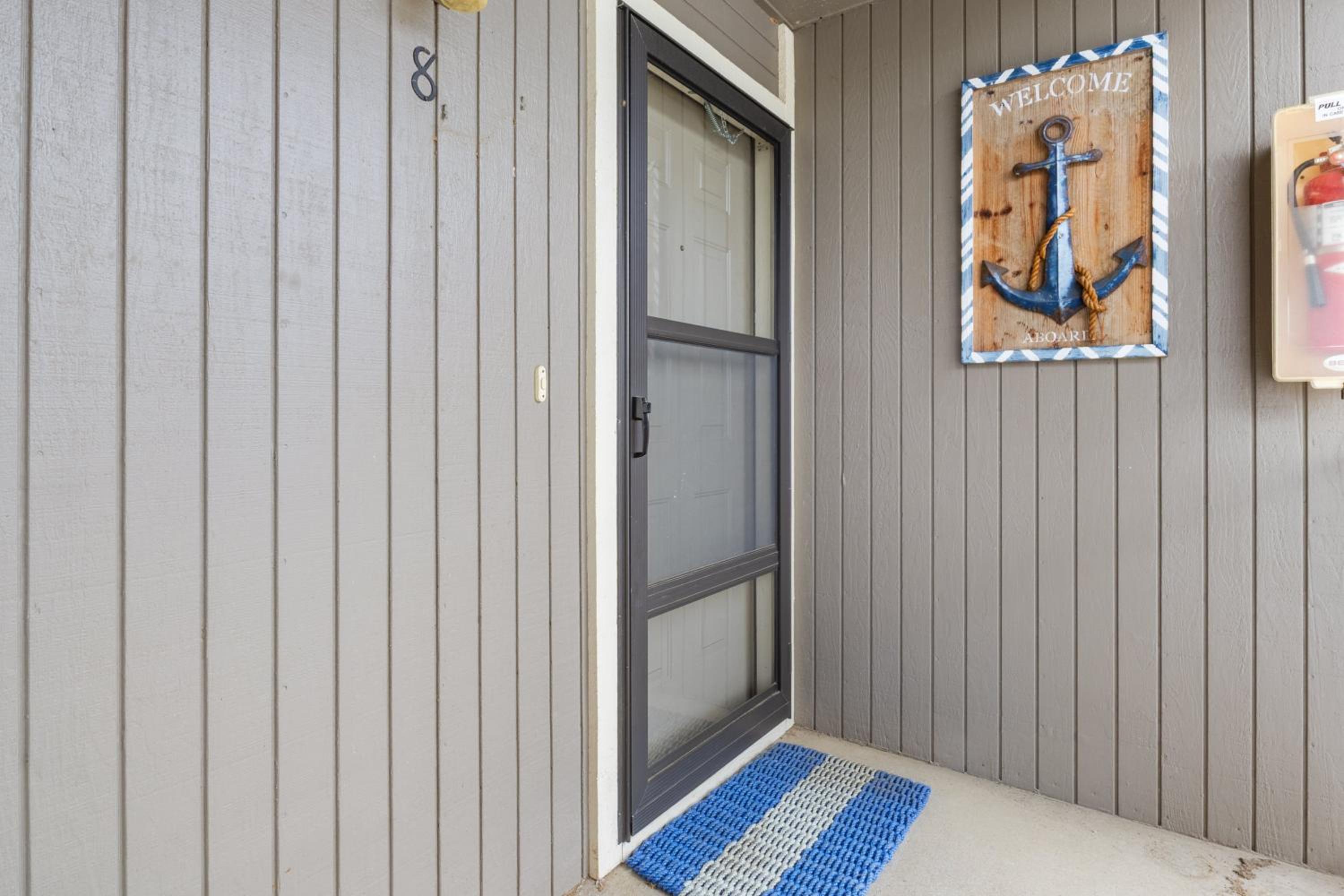 LazyDays Pet-Friendly Condo w/ Pool & Slip at 3M