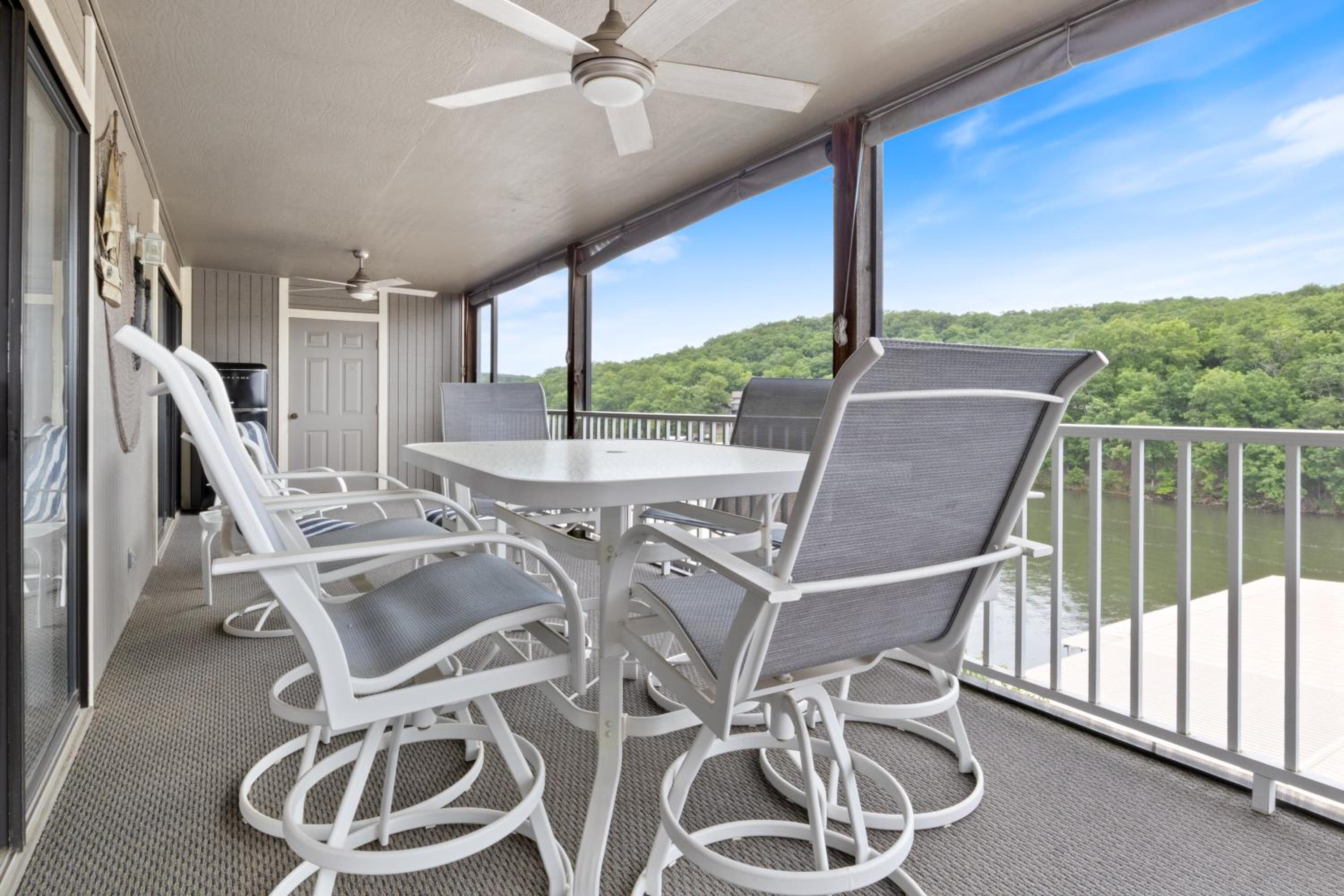 LazyDays Pet-Friendly Condo w/ Pool & Slip at 3M
