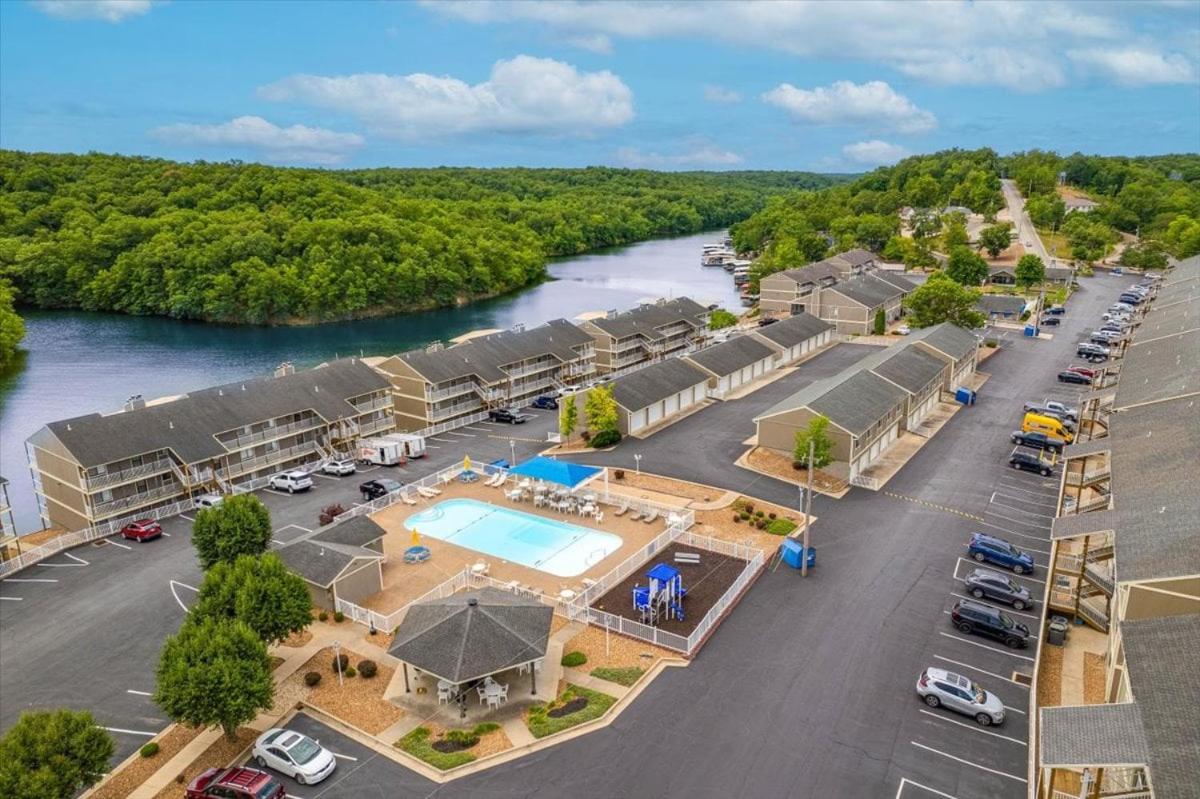 LazyDays Pet-Friendly Condo w/ Pool & Slip at 3M