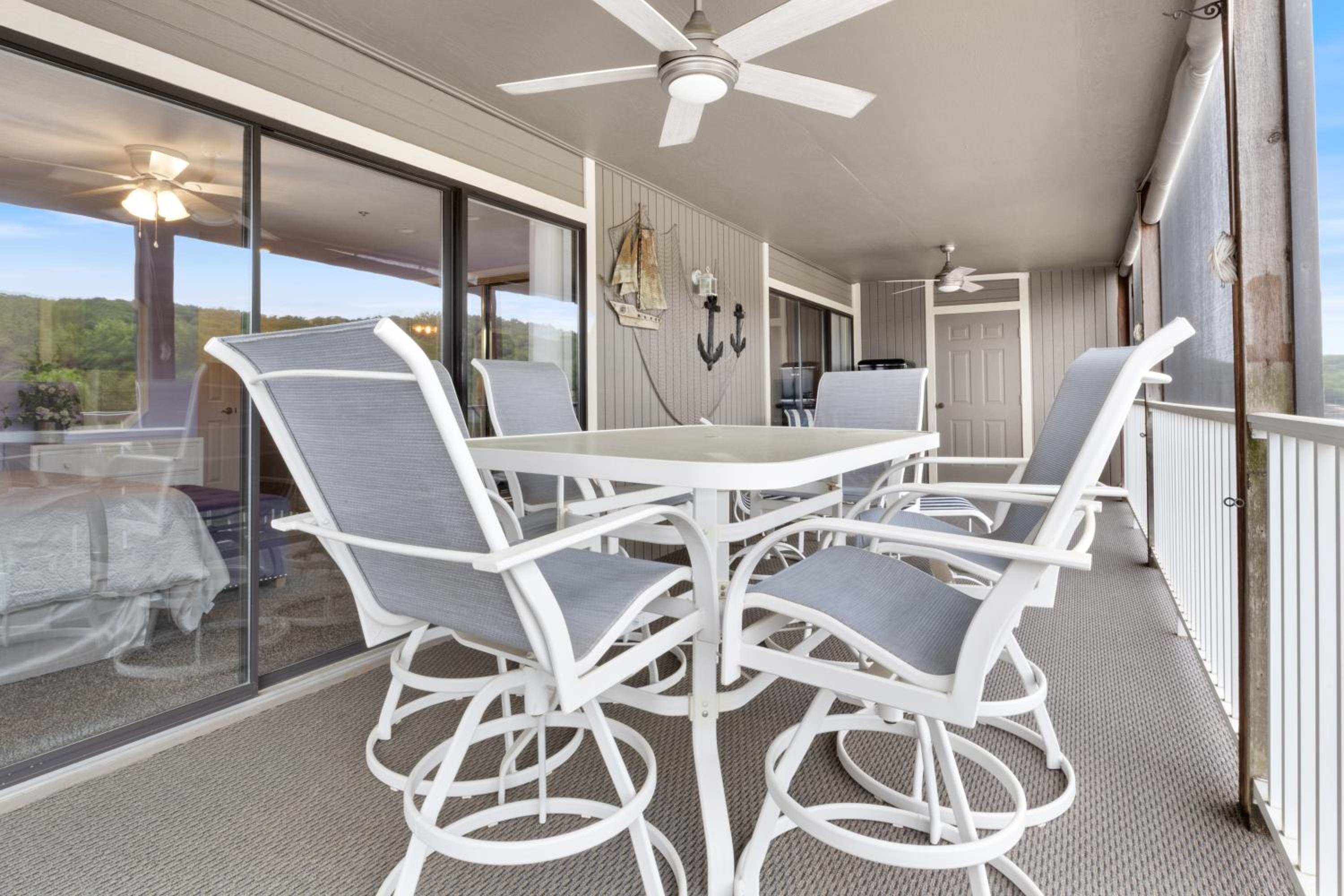 LazyDays Pet-Friendly Condo w/ Pool & Slip at 3M