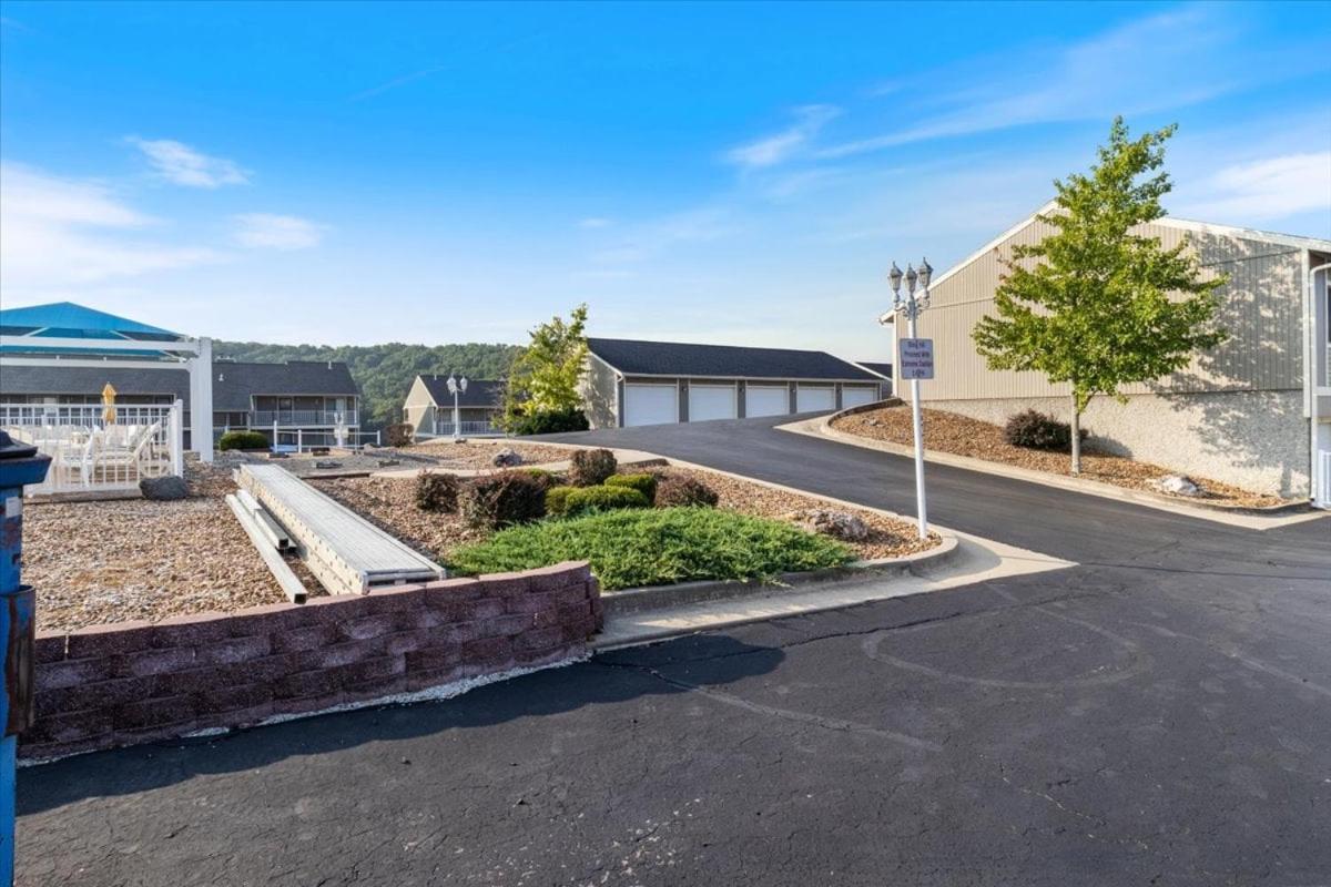 LazyDays Pet-Friendly Condo w/ Pool & Slip at 3M
