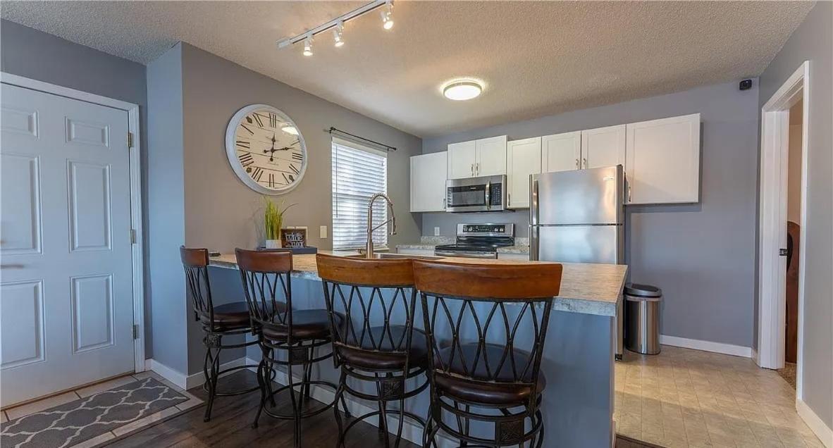 Lakeview Condo, Boat & PWC Slips, Pool, Tennis, Family Friendly