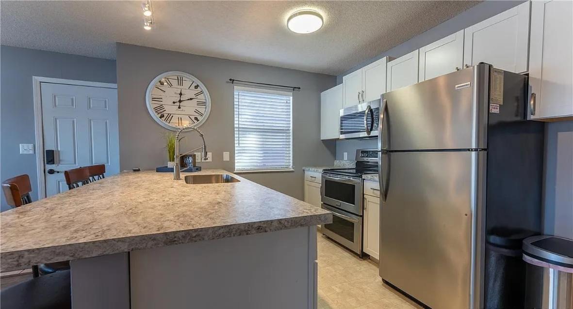 Lakeview Condo, Boat & PWC Slips, Pool, Tennis, Family Friendly