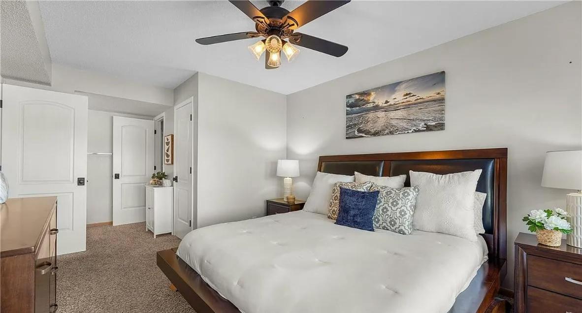 Lakeview Condo, Boat & PWC Slips, Pool, Tennis, Family Friendly