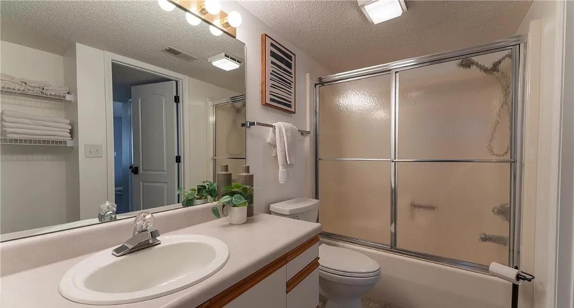 Lakeview Condo, Boat & PWC Slips, Pool, Tennis, Family Friendly