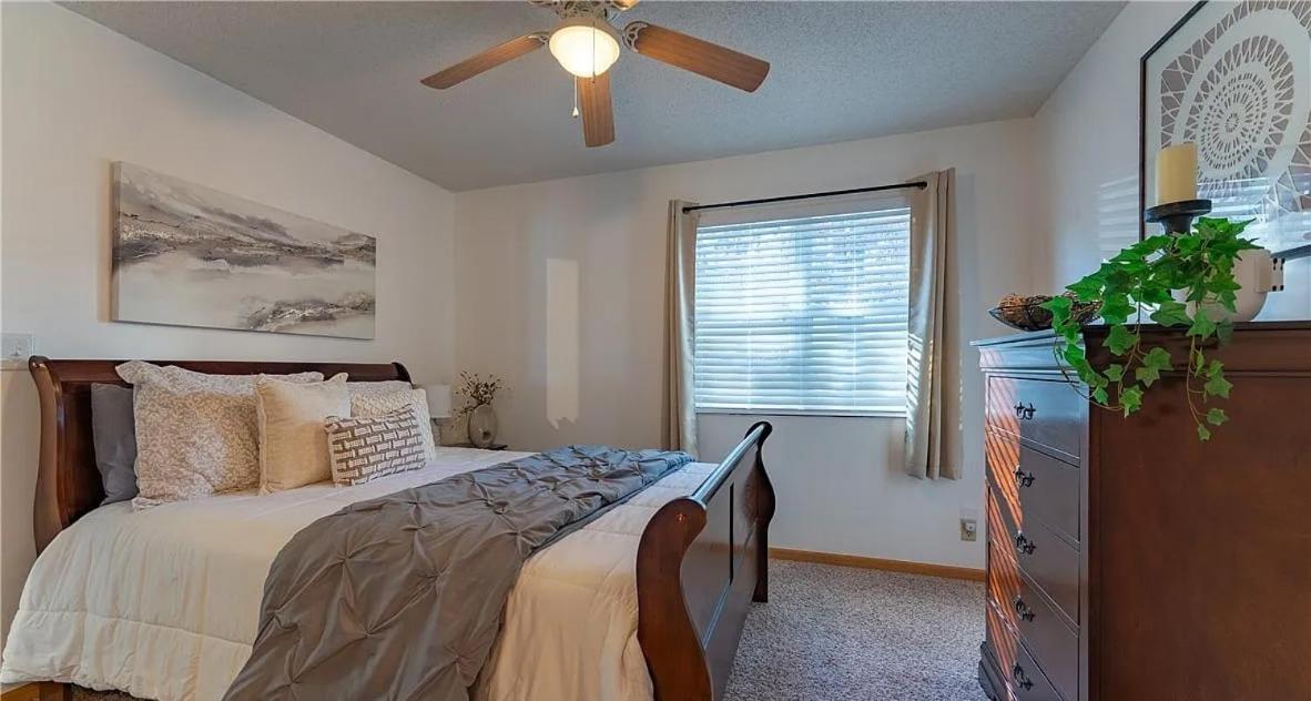 Lakeview Condo, Boat & PWC Slips, Pool, Tennis, Family Friendly