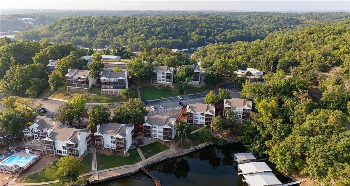 Lakeview Condo, Boat & PWC Slips, Pool, Tennis, Family Friendly