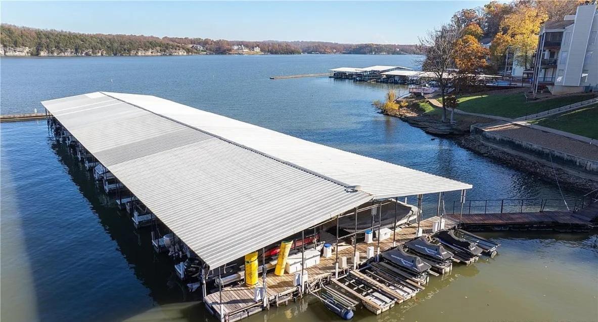 Lakeview Condo, Boat & PWC Slips, Pool, Tennis, Family Friendly