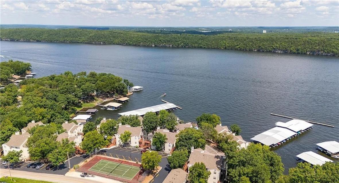 Lakeview Condo, Boat & PWC Slips, Pool, Tennis, Family Friendly