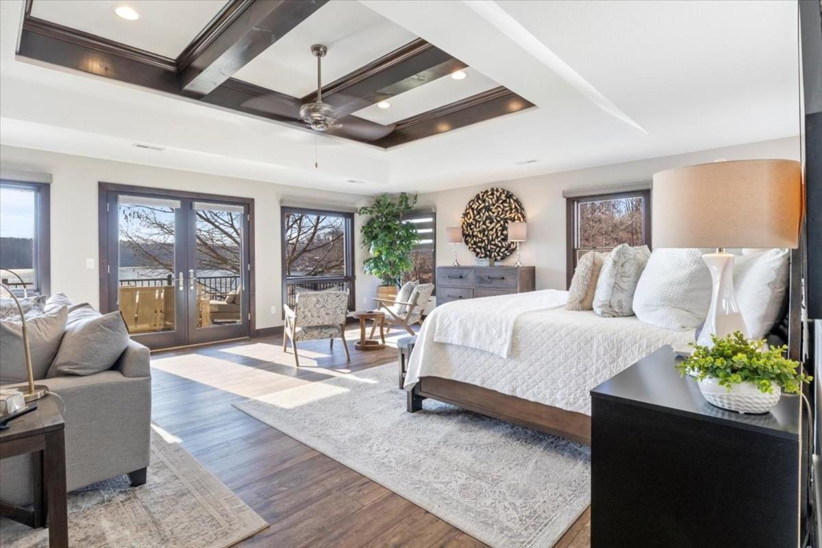 LOTO Pointe, Updated Luxury Home w/ Boat & PWC Slip, Boat Ramp, Firepits, Pool Table & More!
